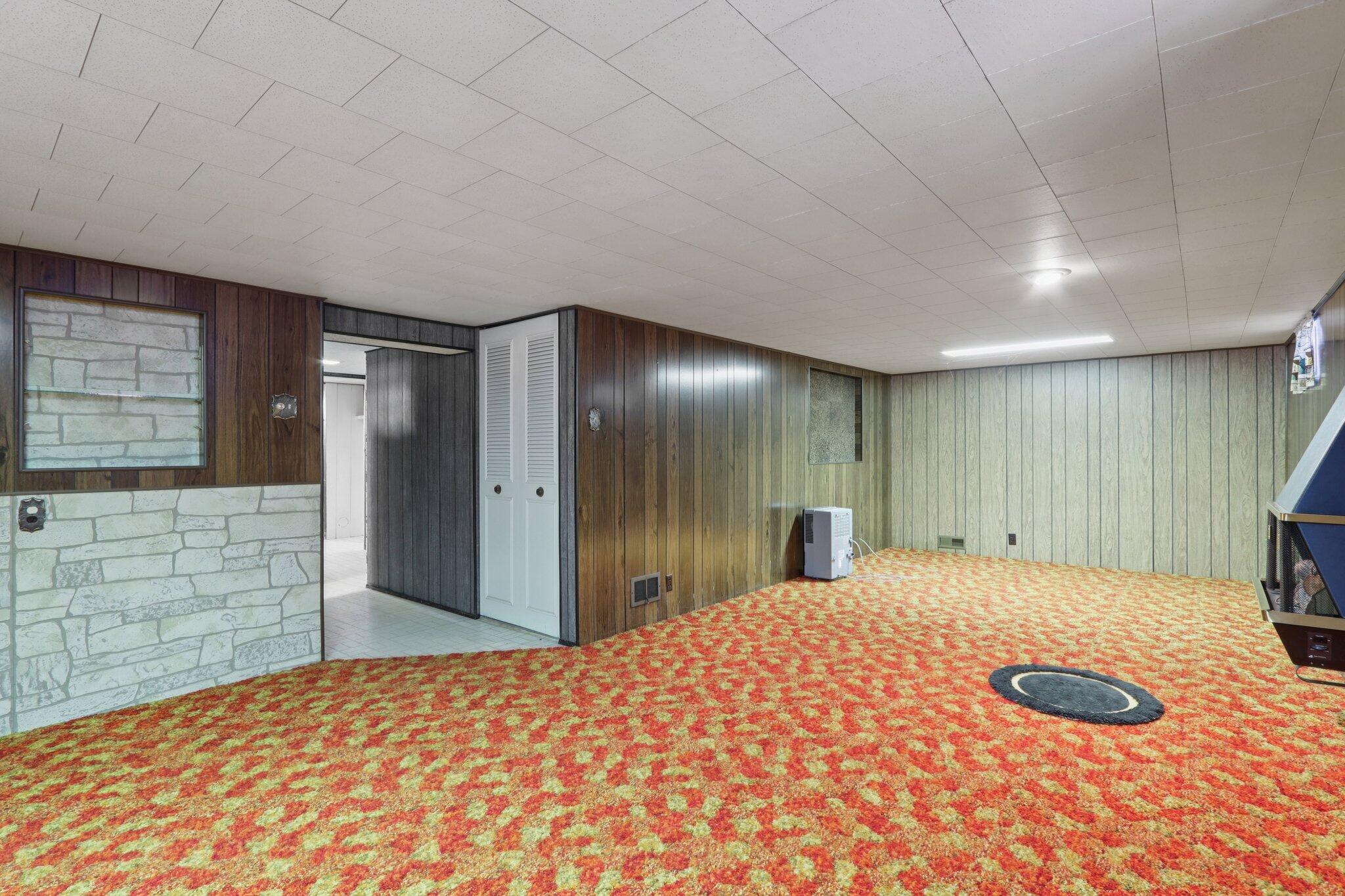 5341 N 49th St Unit: 5343