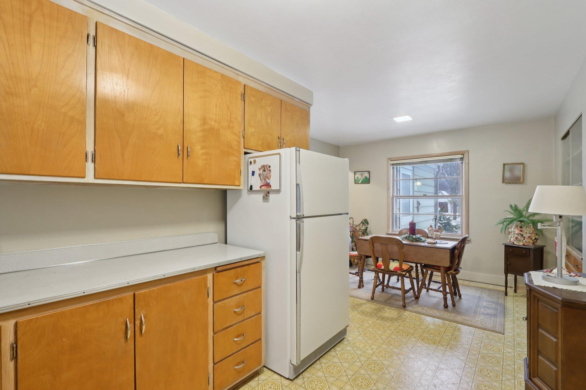 5341 N 49th St Unit: 5343