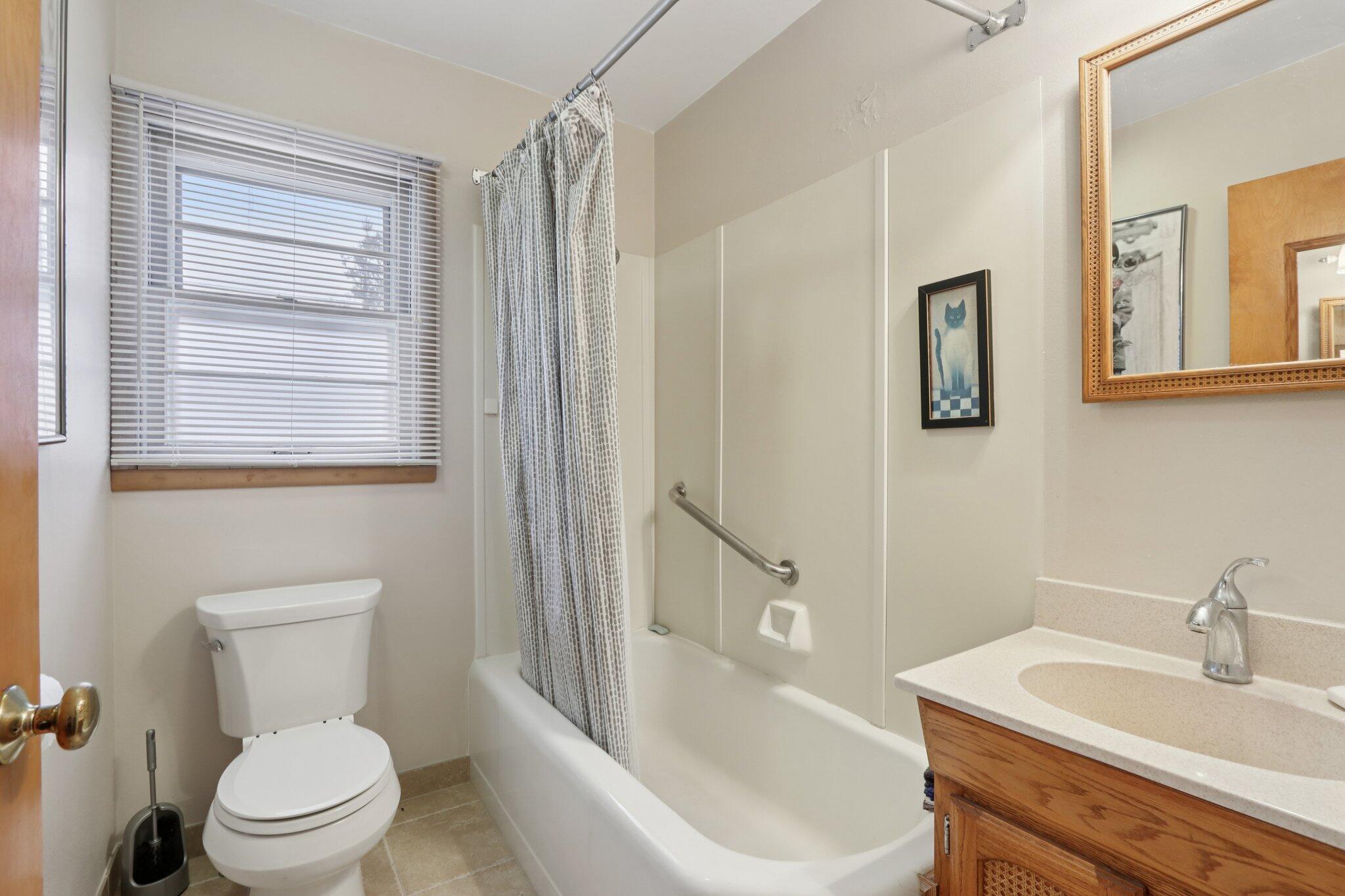 5341 N 49th St Unit: 5343