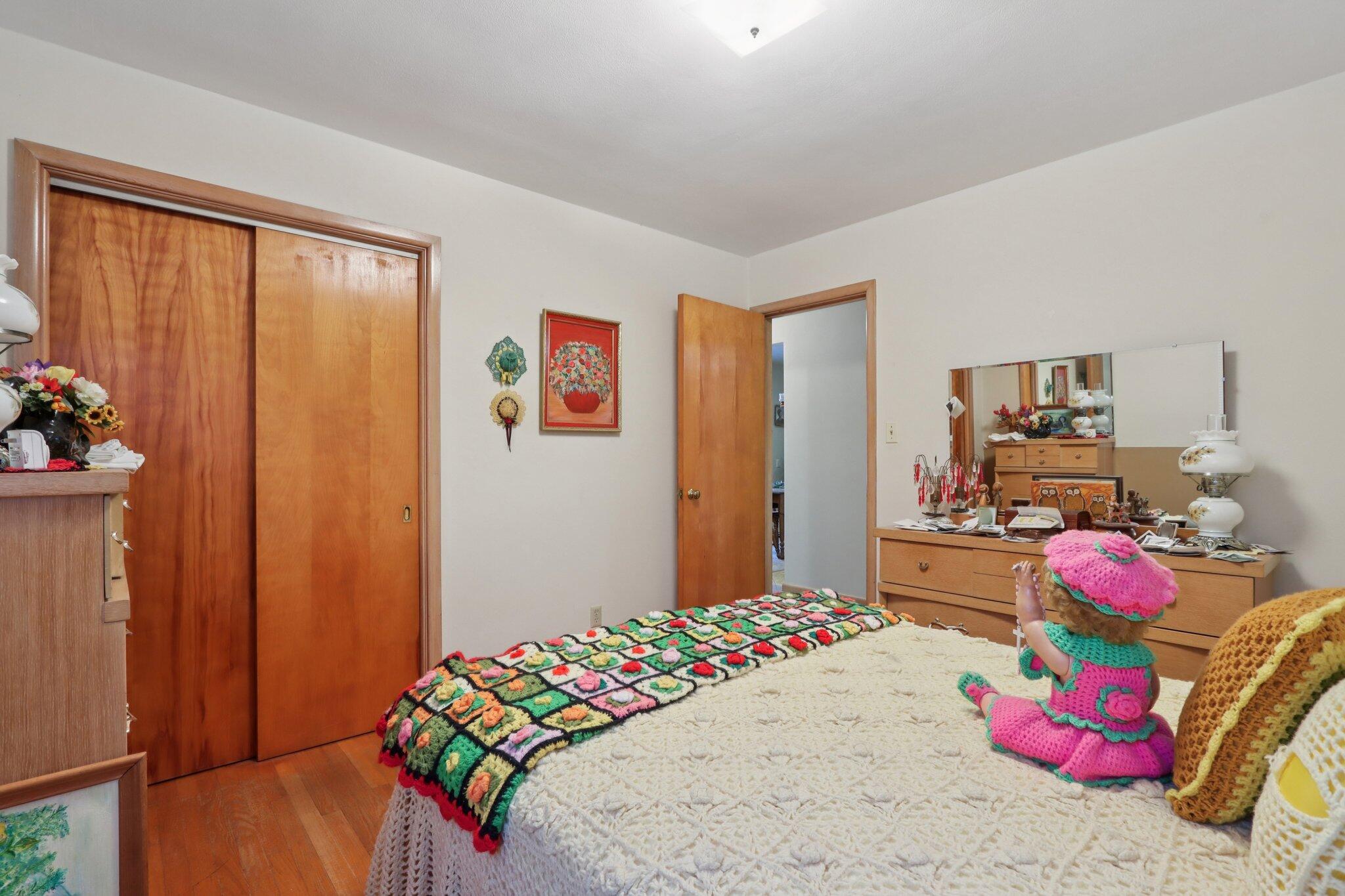 5341 N 49th St Unit: 5343