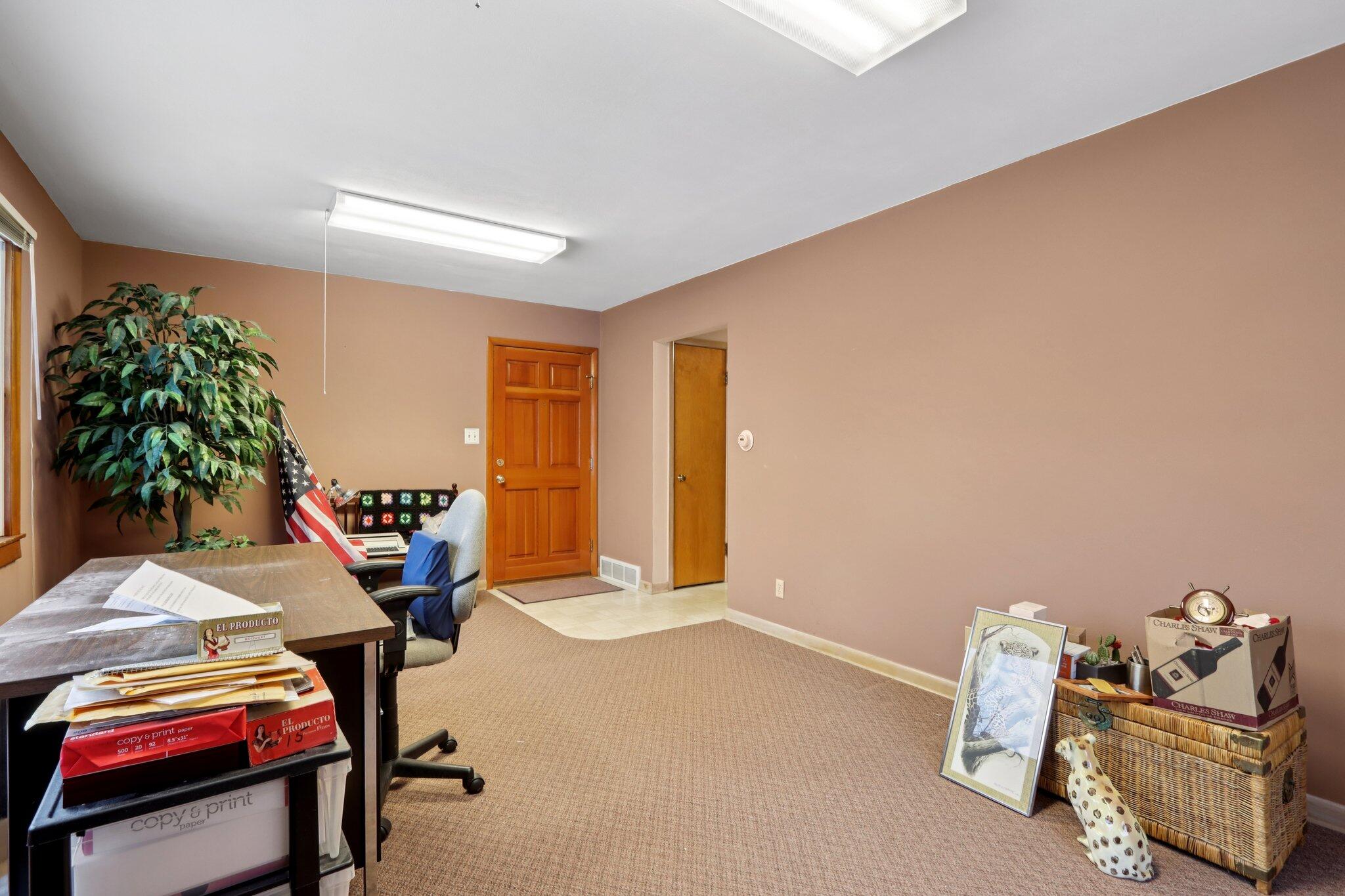 5341 N 49th St Unit: 5343