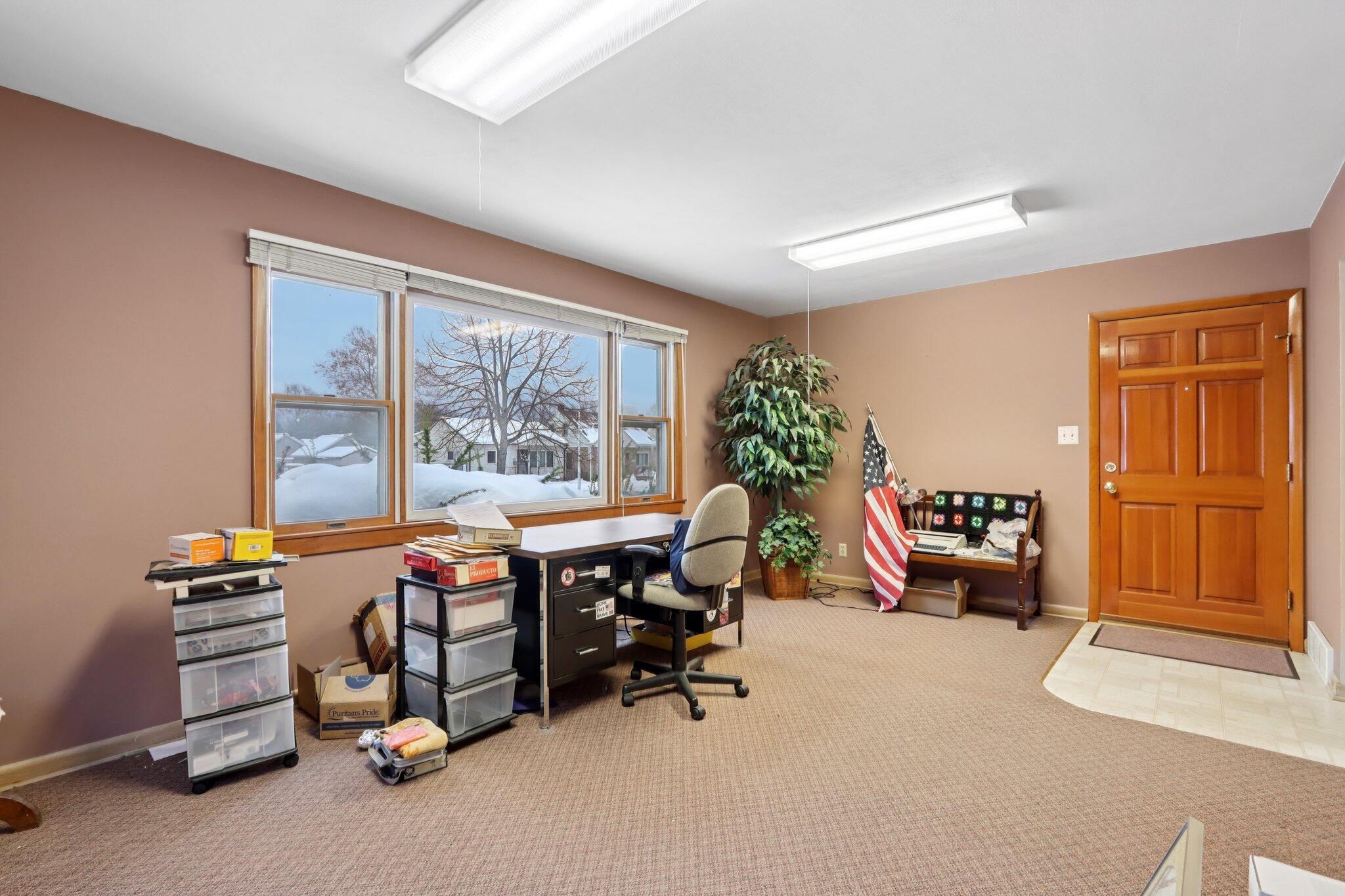 5341 N 49th St Unit: 5343