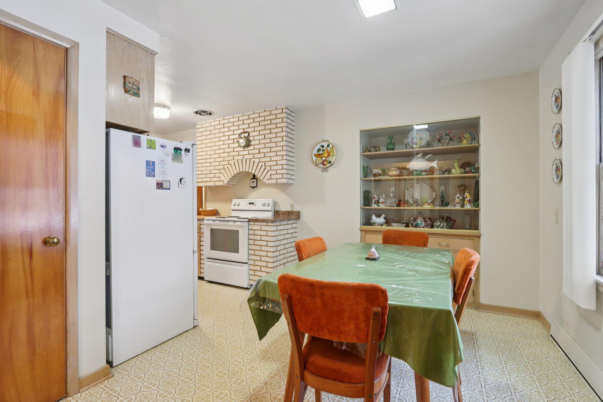 5341 N 49th St Unit: 5343