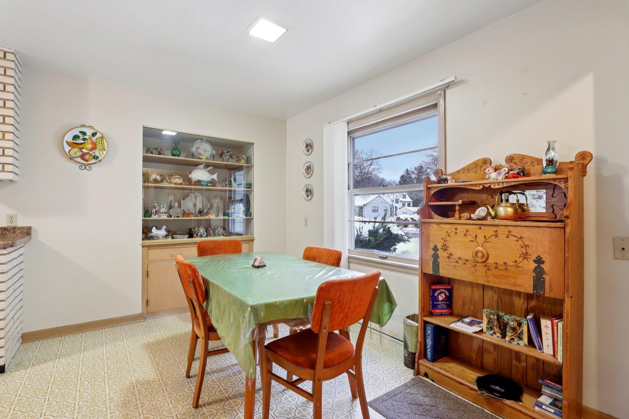 5341 N 49th St Unit: 5343