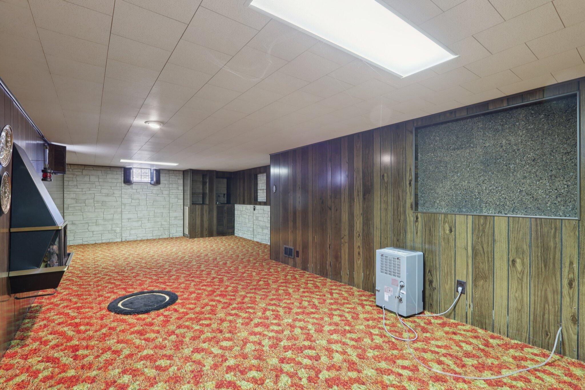 5341 N 49th St Unit: 5343