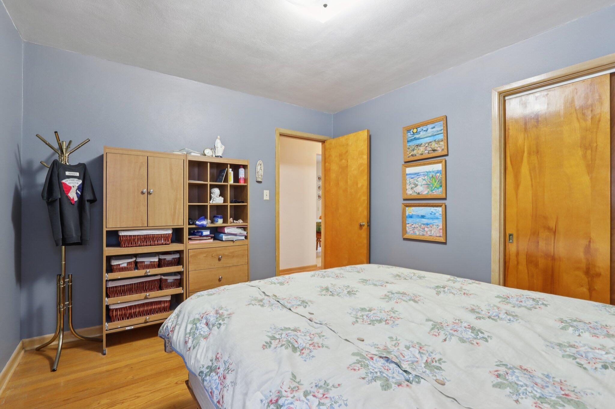 5341 N 49th St Unit: 5343