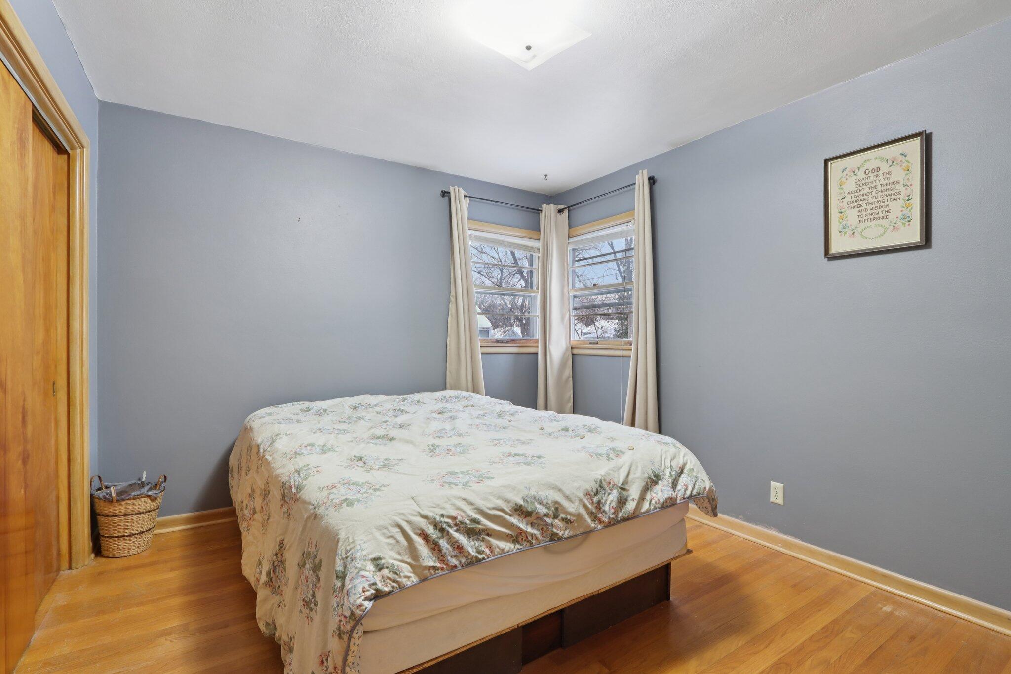 5341 N 49th St Unit: 5343