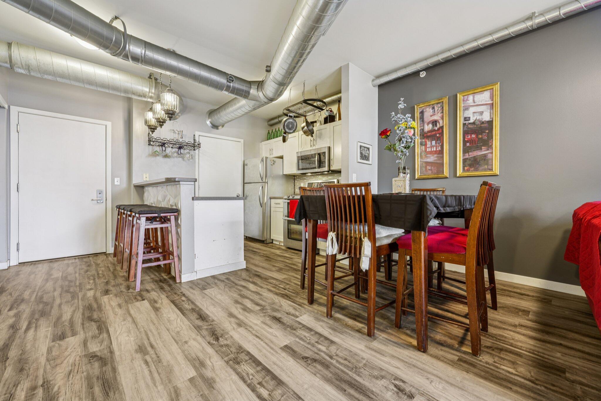 1541 N Jefferson St Unit: 209