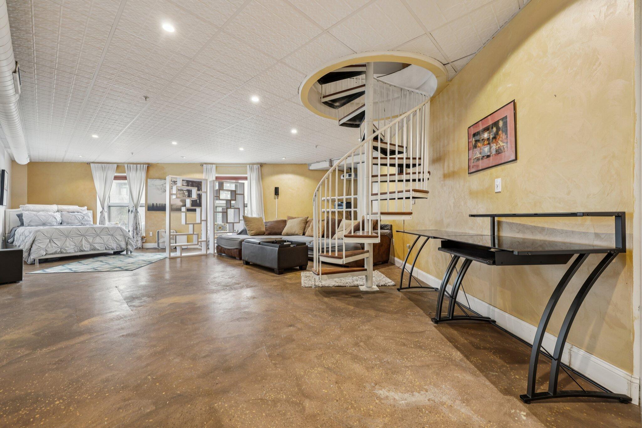 1541 N Jefferson St Unit: 209