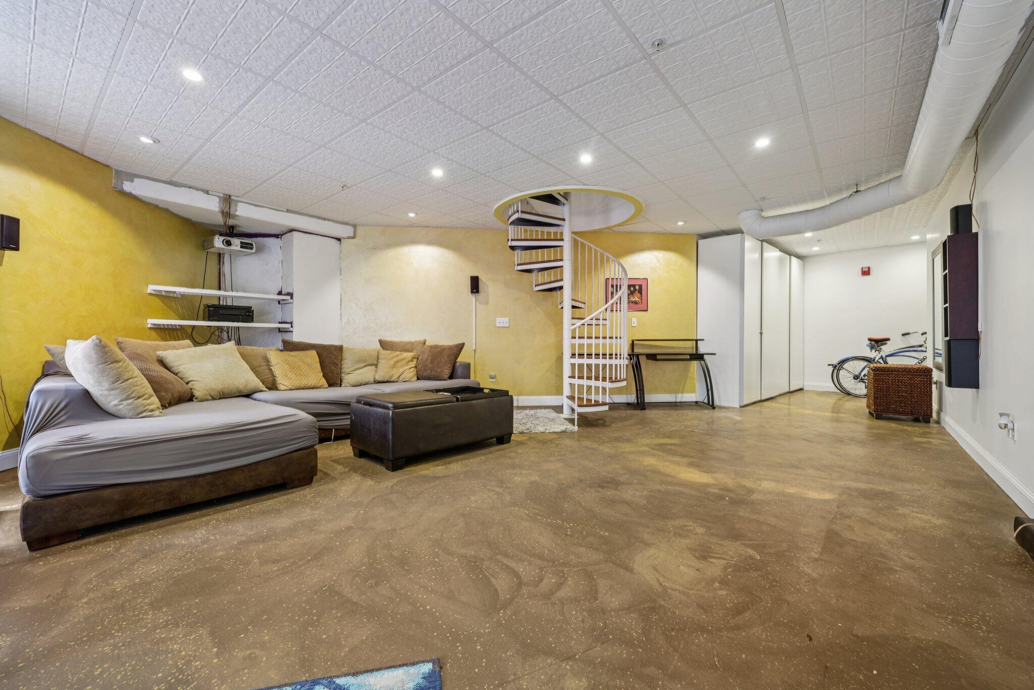 1541 N Jefferson St Unit: 209