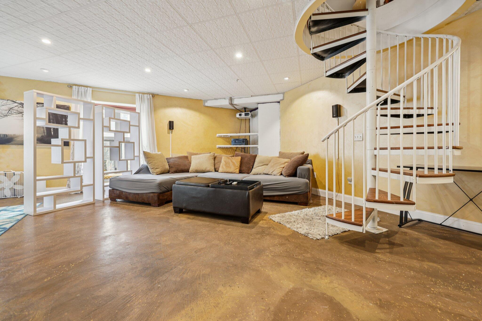 1541 N Jefferson St Unit: 209