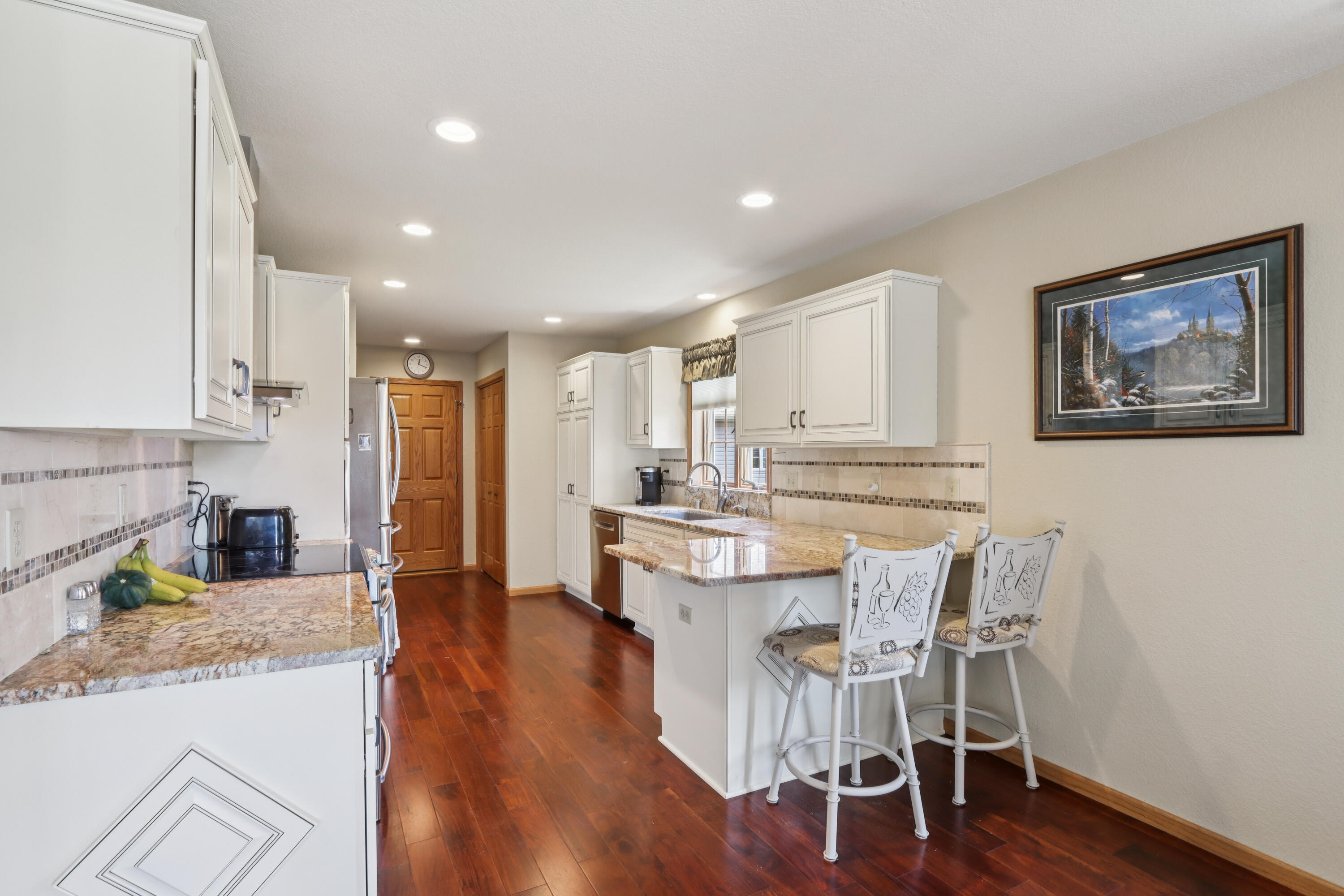 W203N16184 Pin Oak Cir