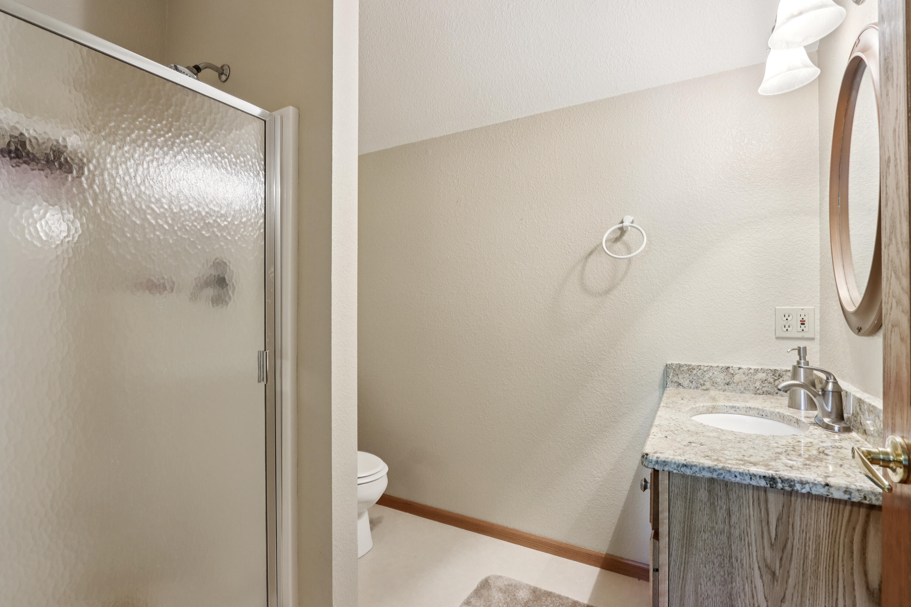 W203N16184 Pin Oak Cir