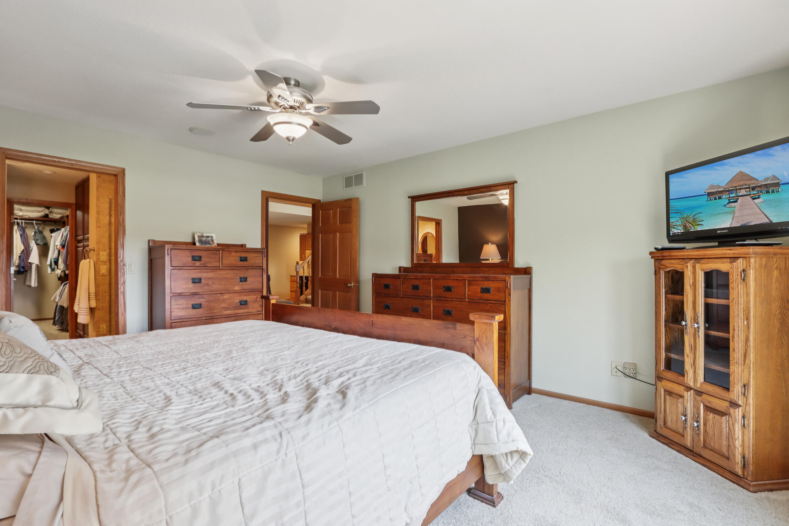 W203N16184 Pin Oak Cir
