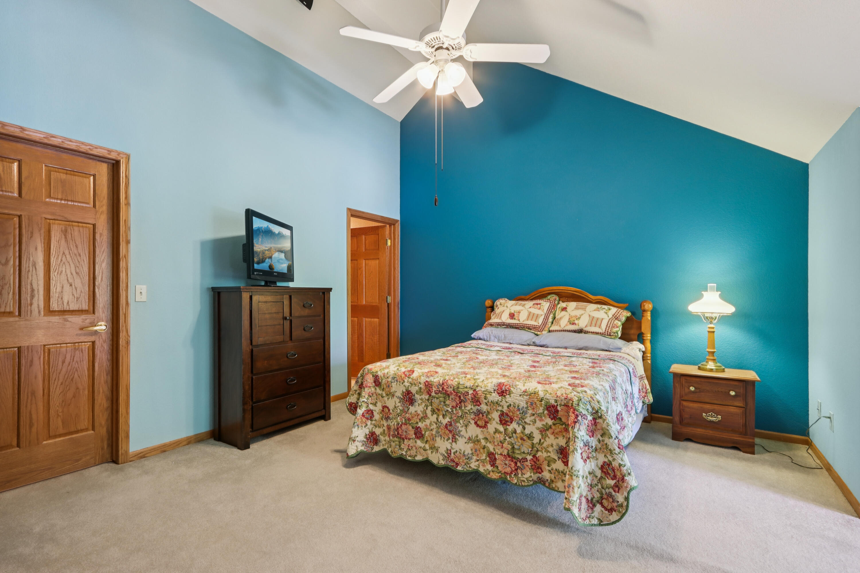 W203N16184 Pin Oak Cir