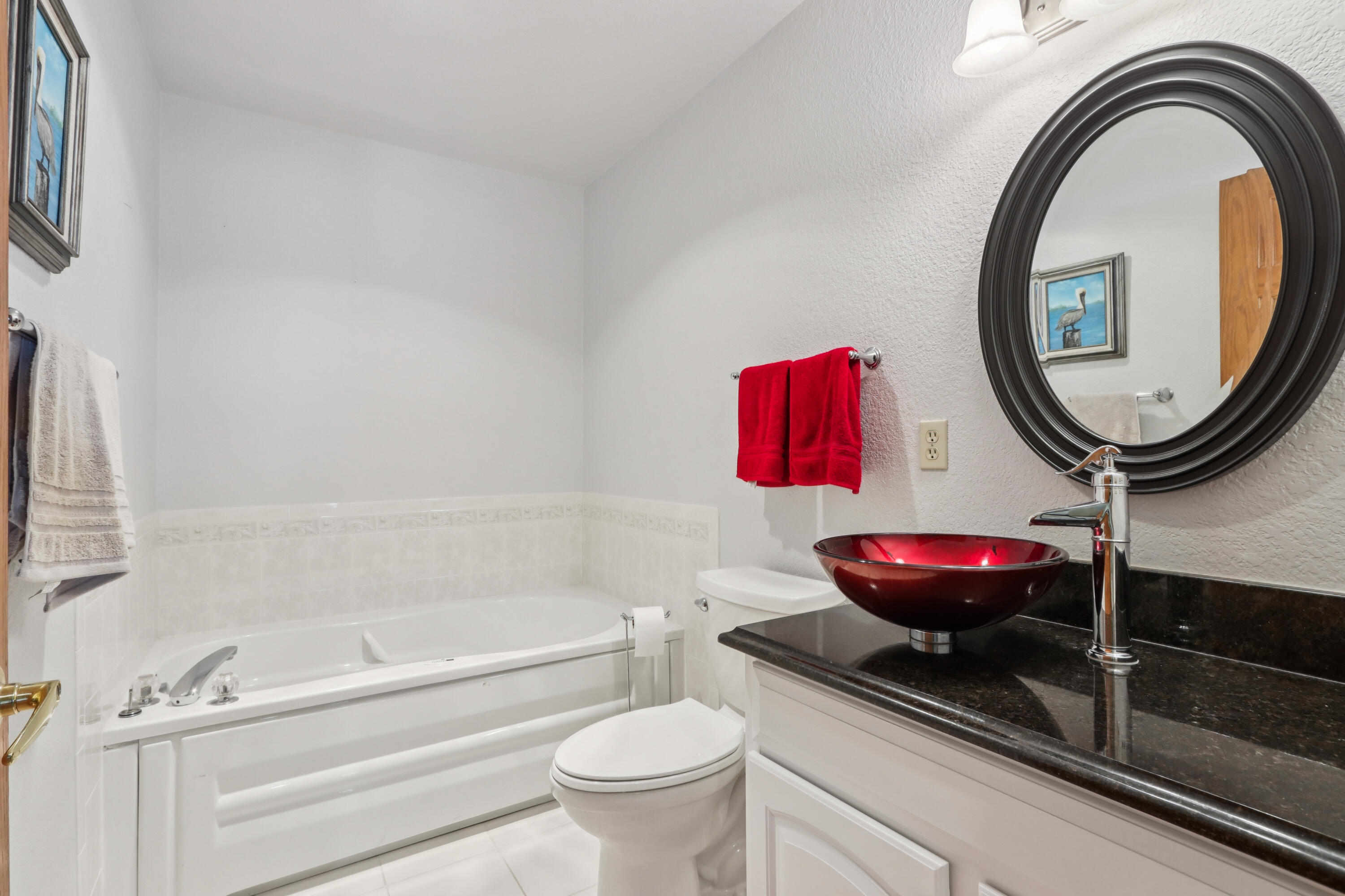 W203N16184 Pin Oak Cir