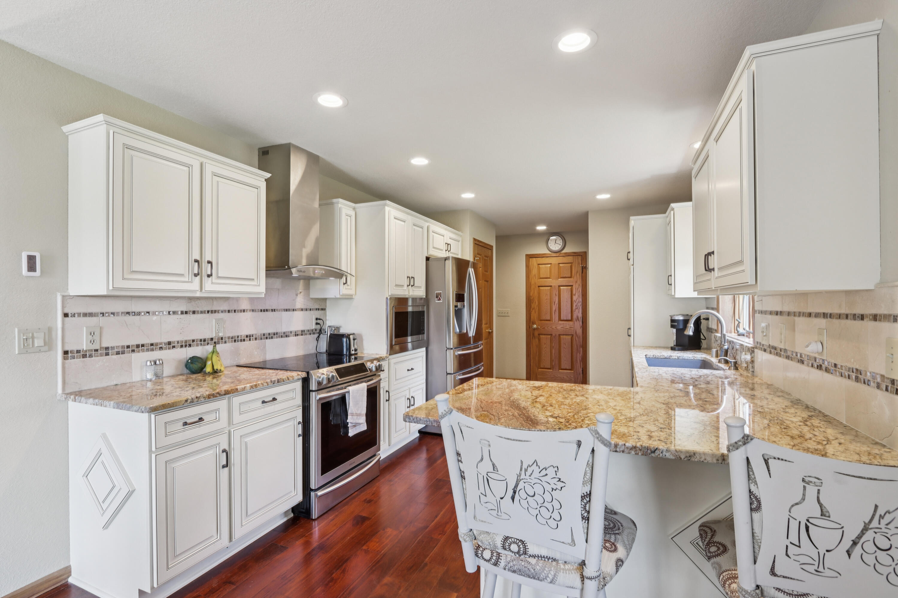 W203N16184 Pin Oak Cir