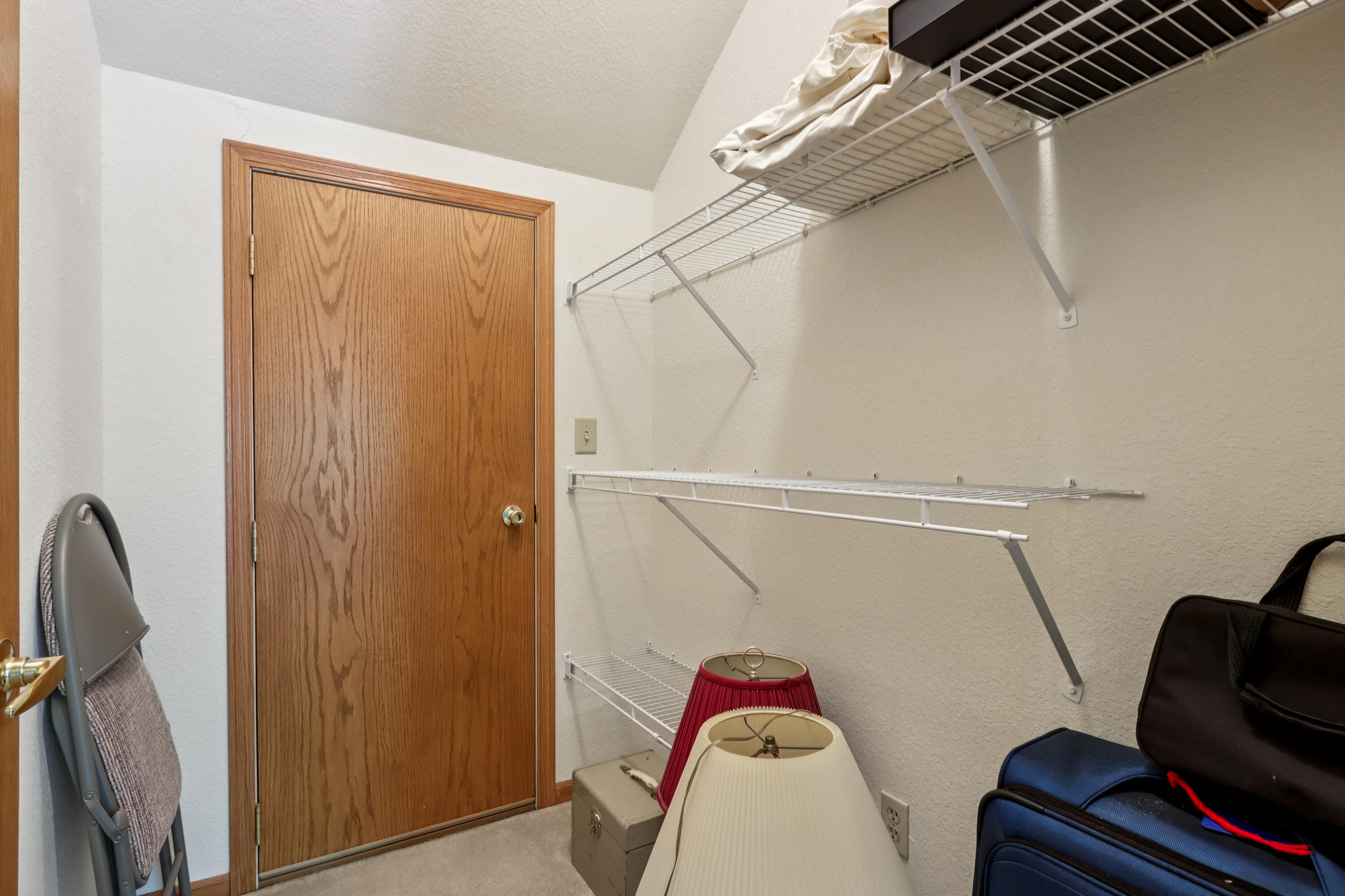 W203N16184 Pin Oak Cir