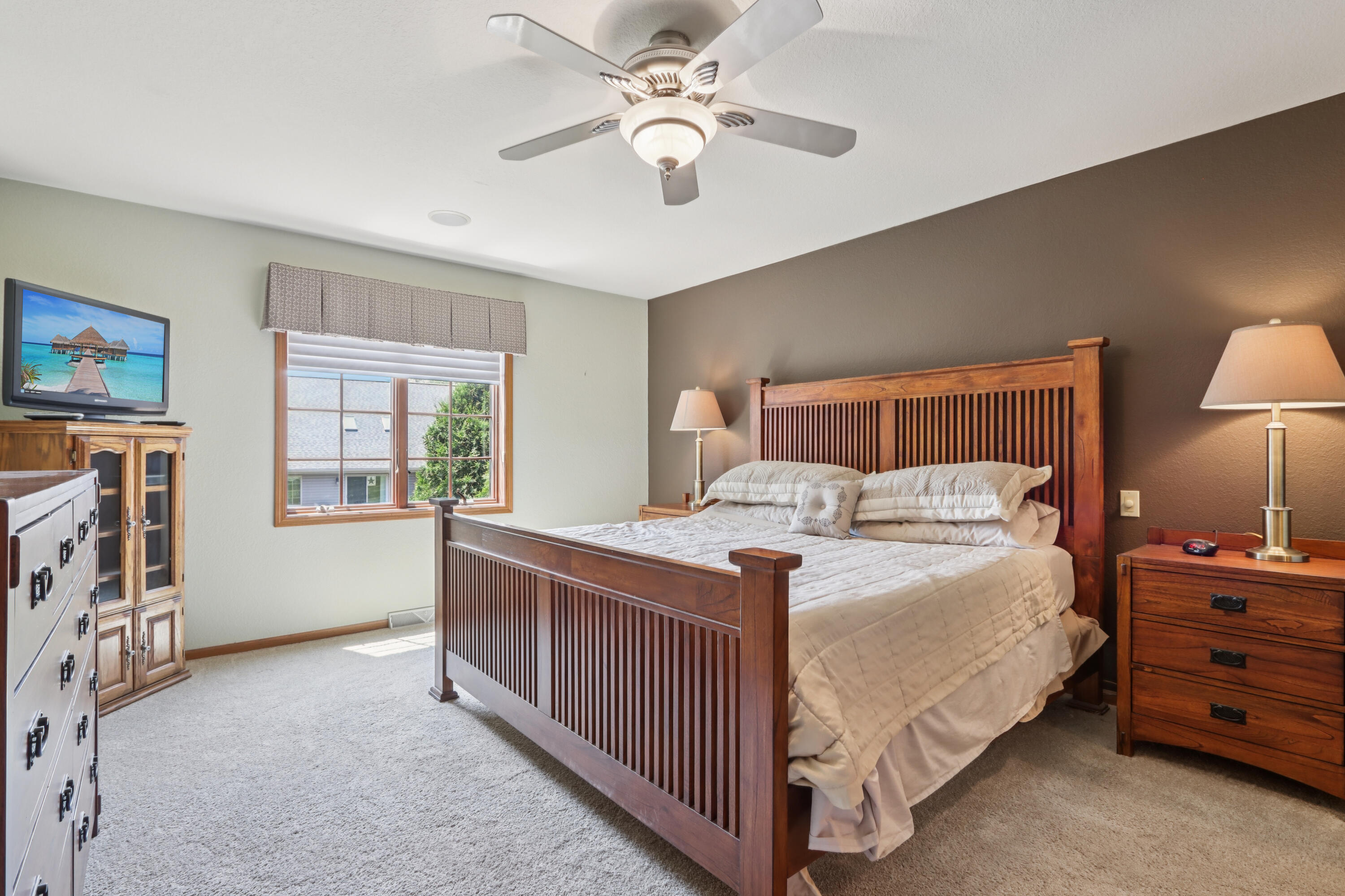 W203N16184 Pin Oak Cir