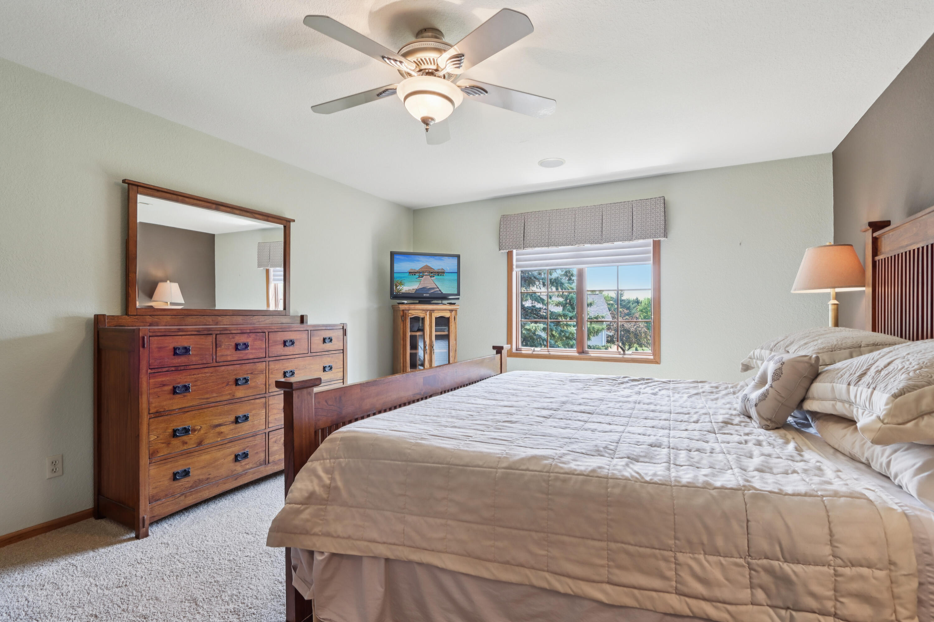 W203N16184 Pin Oak Cir