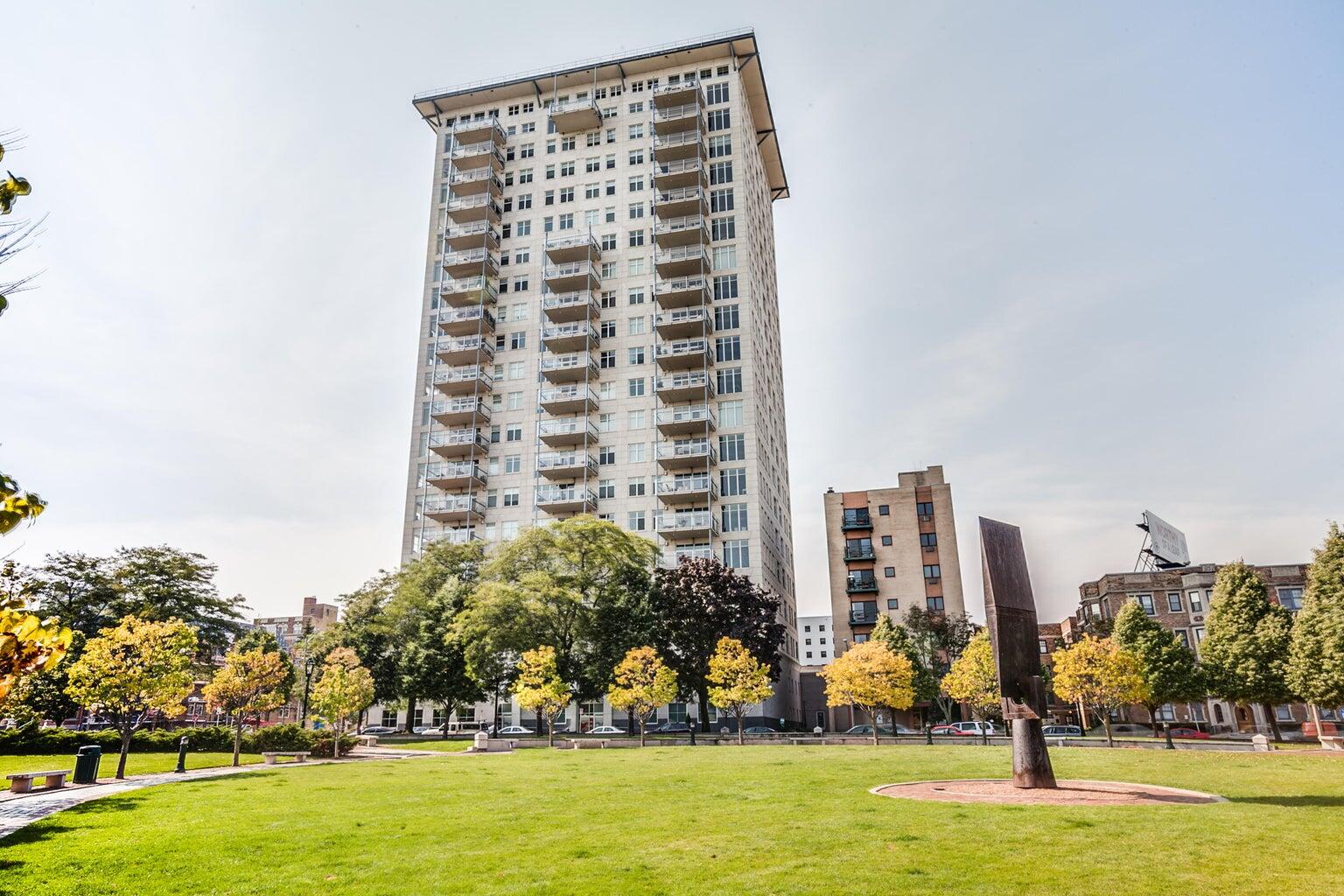 1313 N Franklin Pl Unit: 504