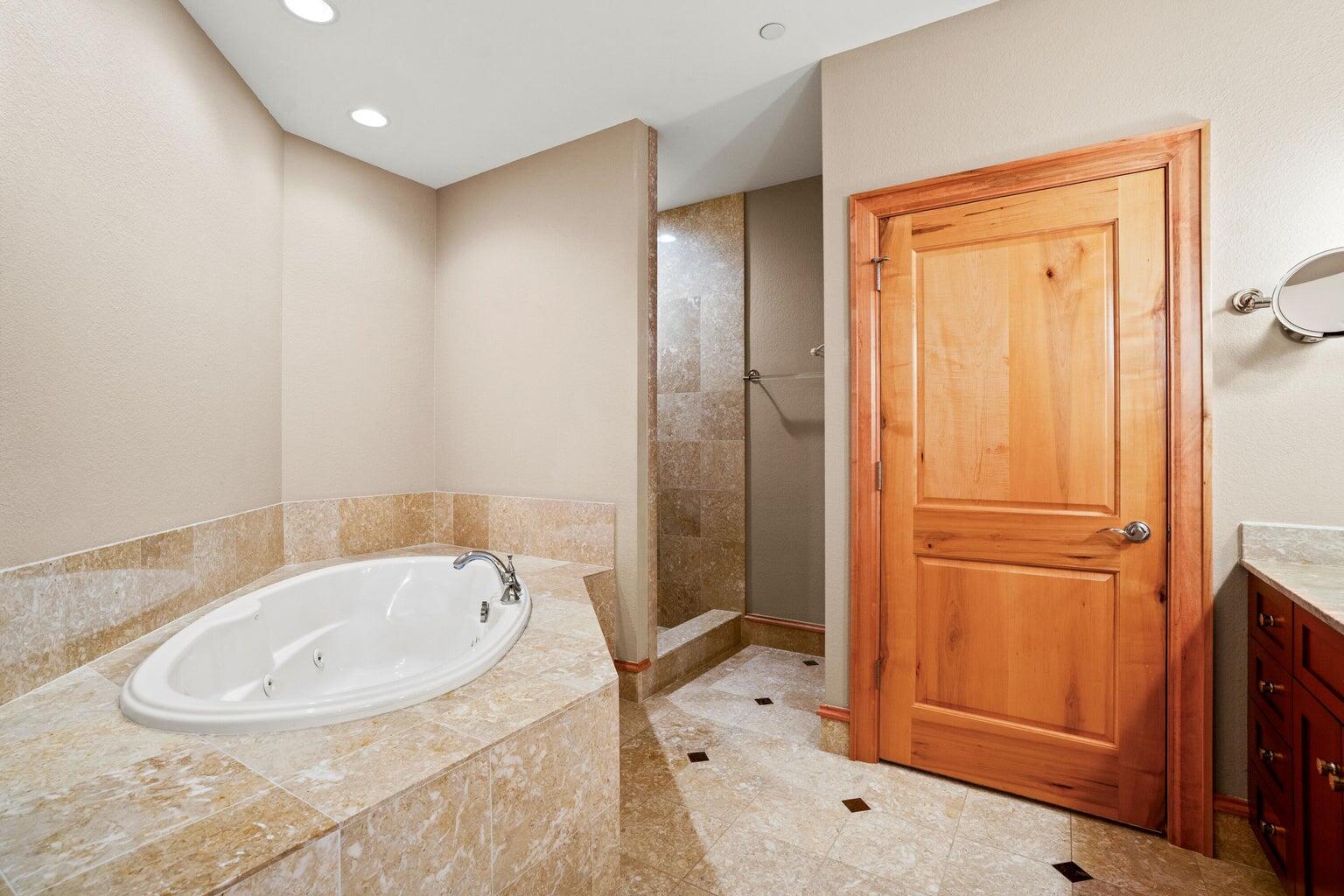 1313 N Franklin Pl Unit: 504