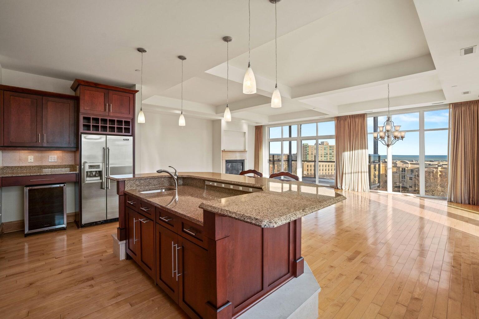 1313 N Franklin Pl Unit: 504