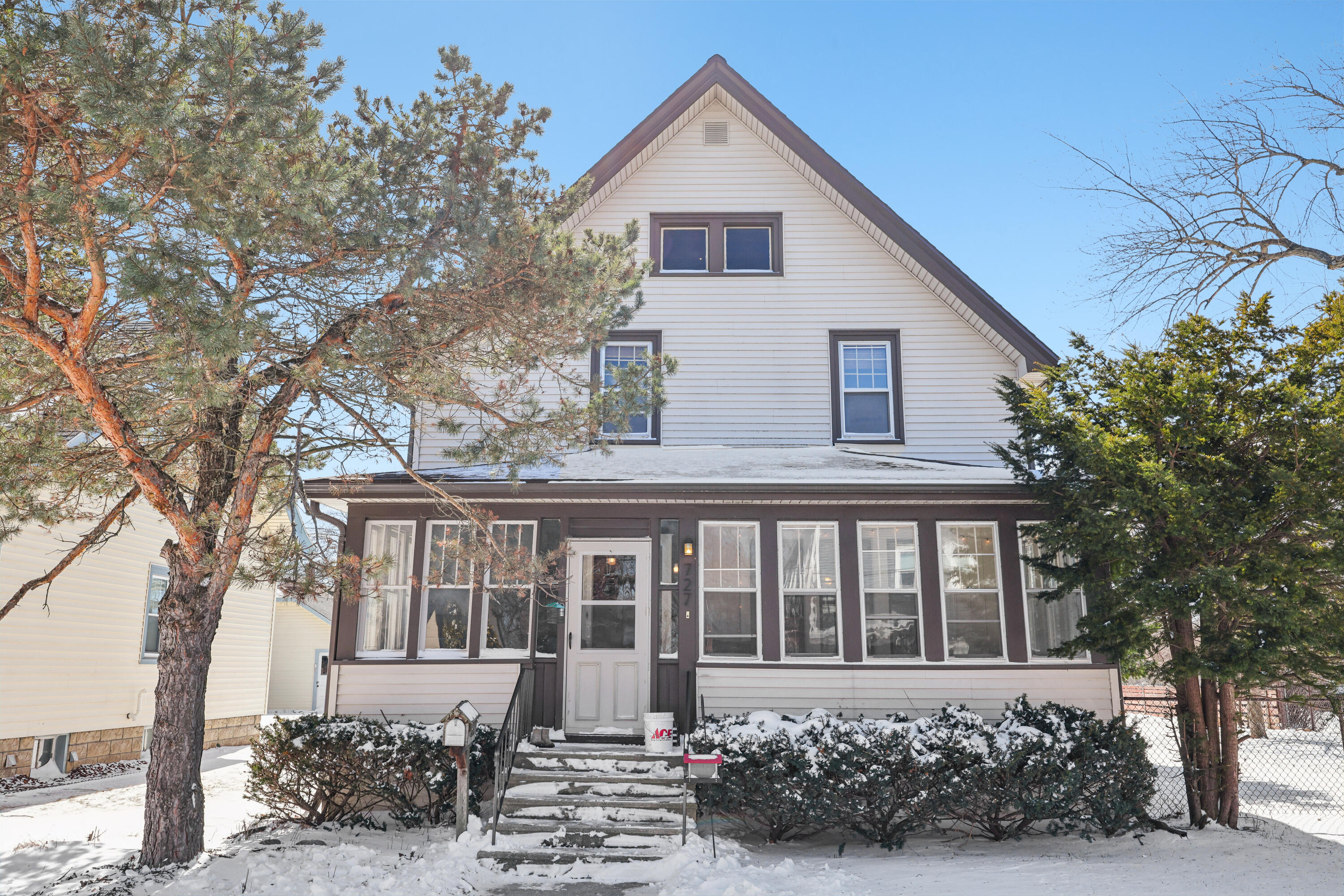 727 Minnesota Ave