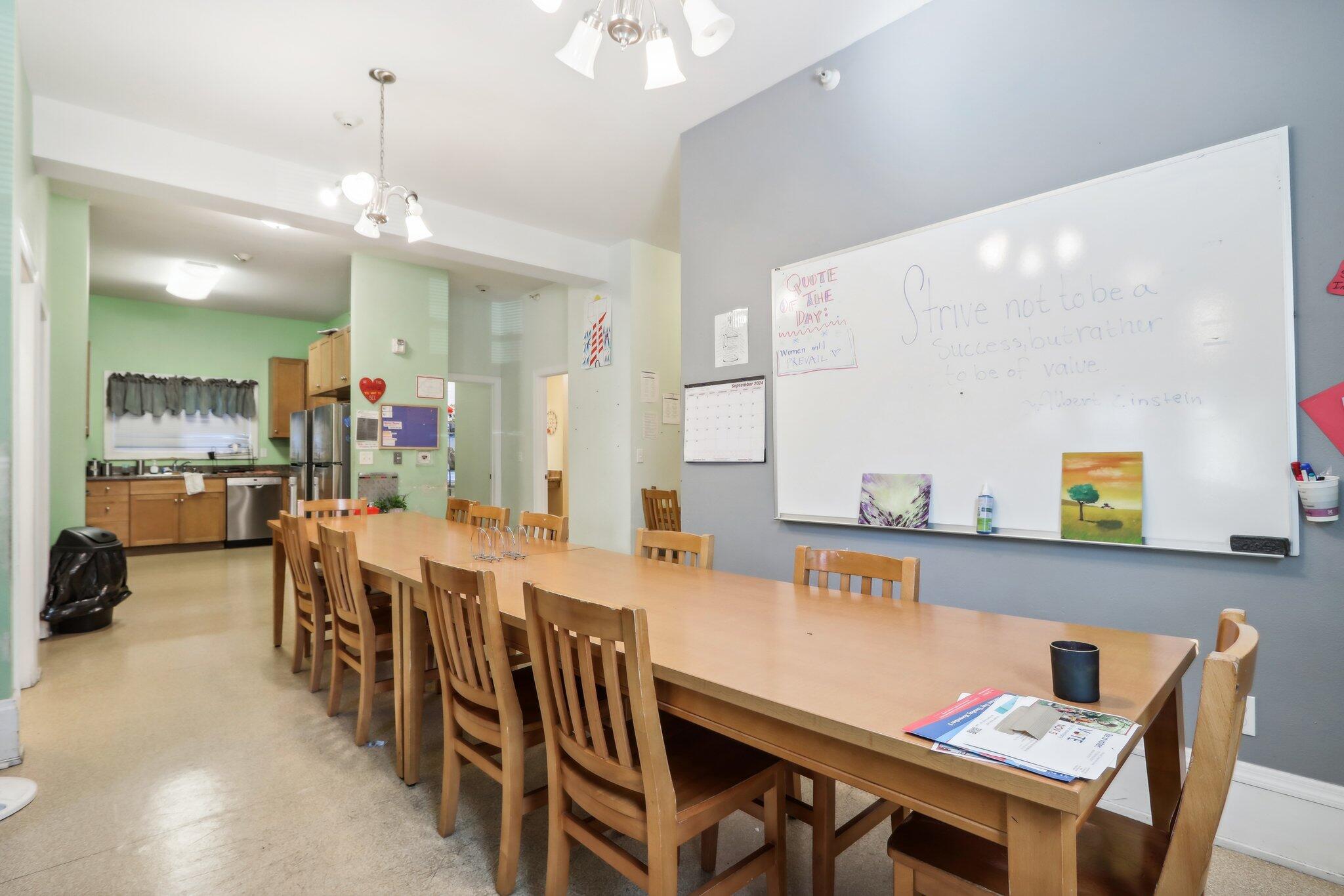 1022 W Madison St Unit: 1024