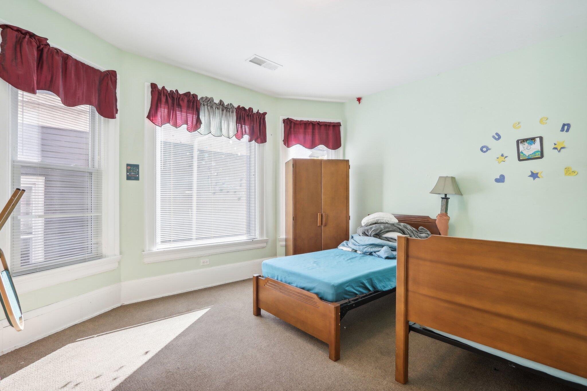 1022 W Madison St Unit: 1024