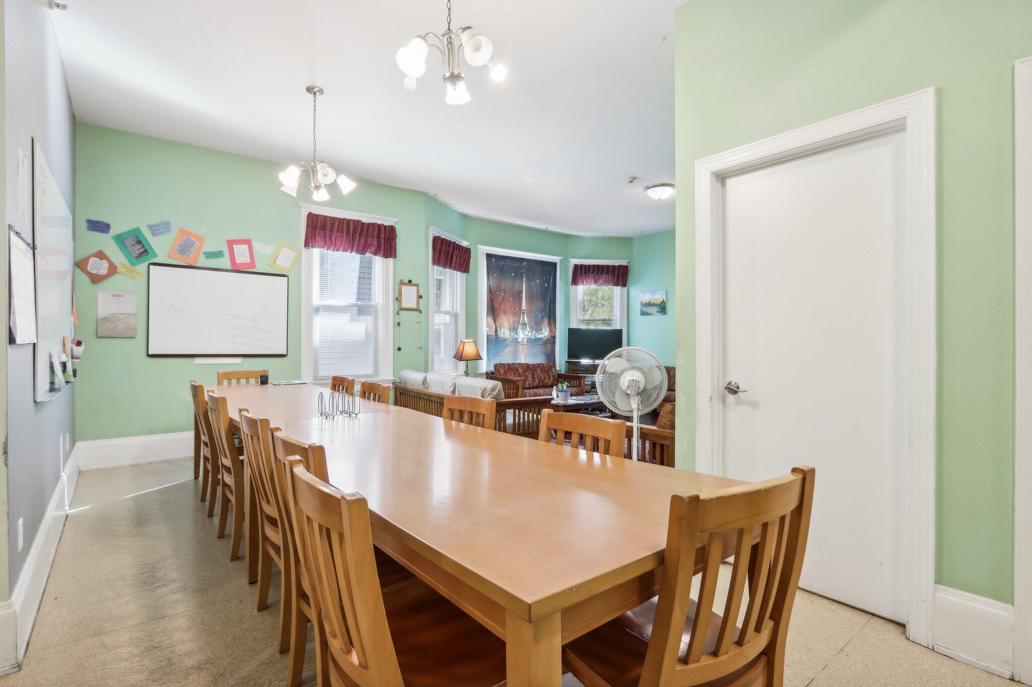 1022 W Madison St Unit: 1024