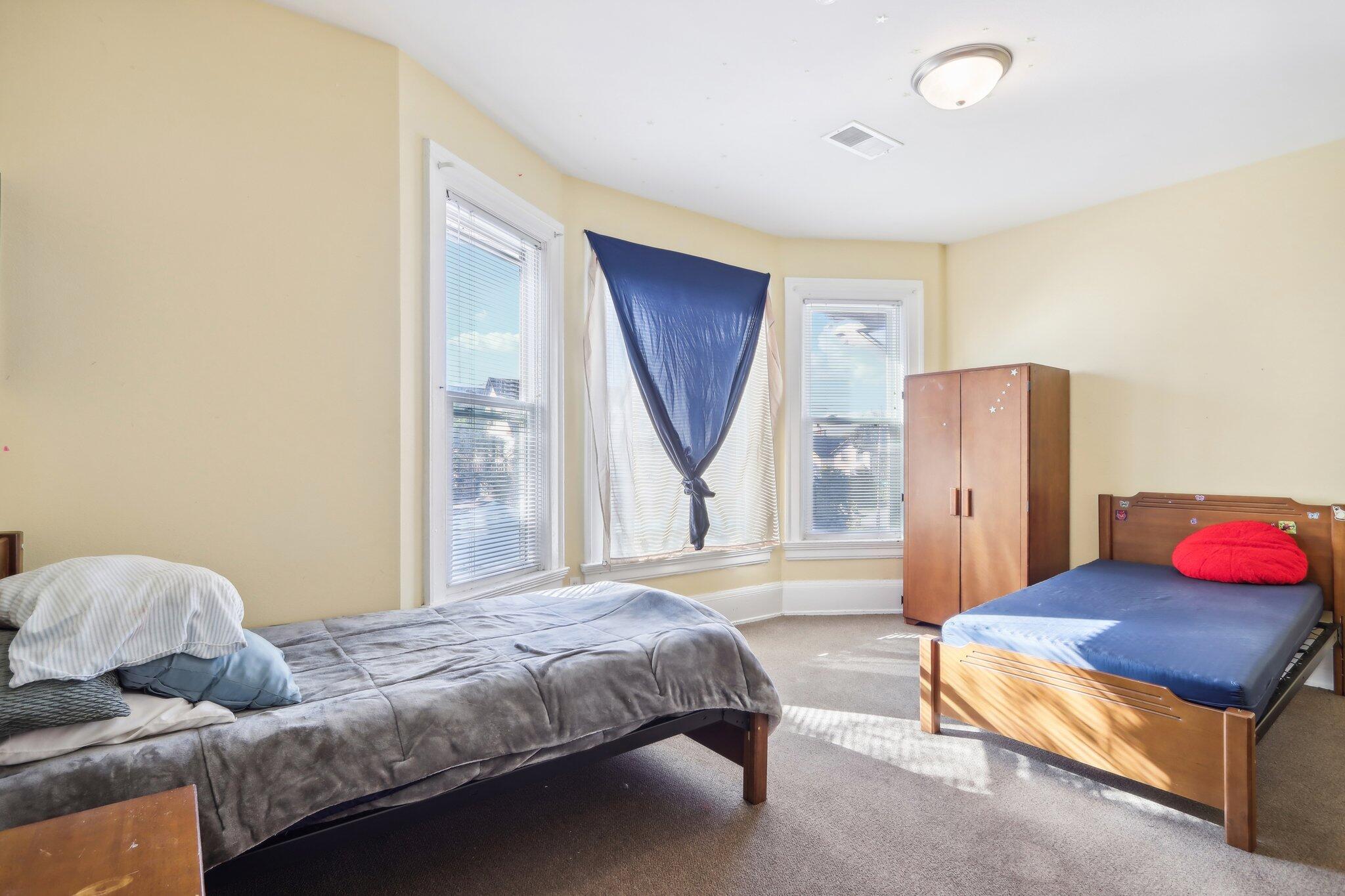 1022 W Madison St Unit: 1024