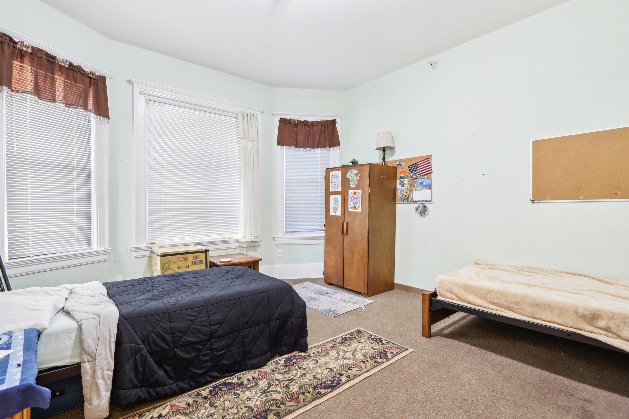 1022 W Madison St Unit: 1024