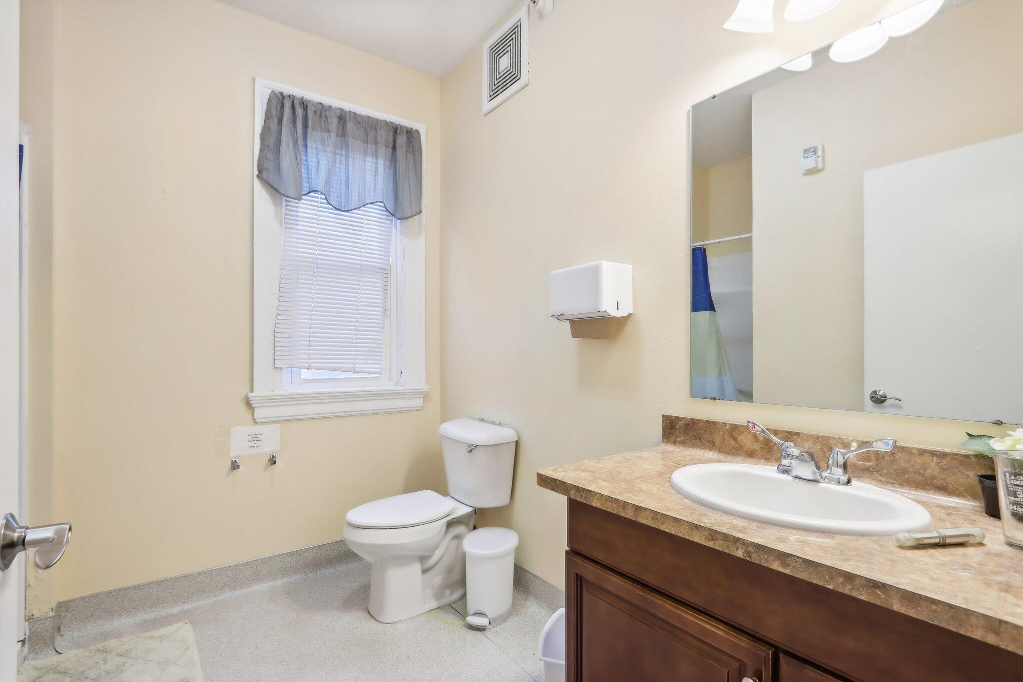 1022 W Madison St Unit: 1024