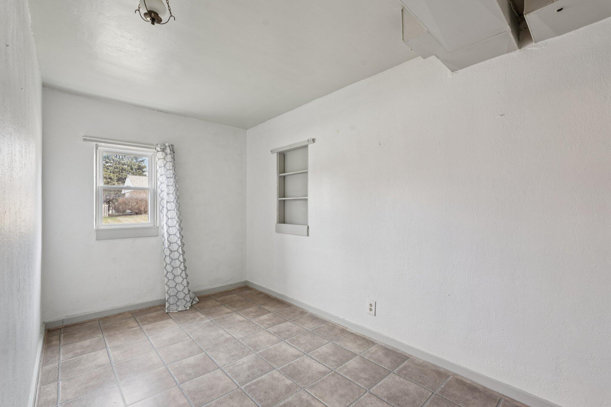 1001 W Bender Rd
