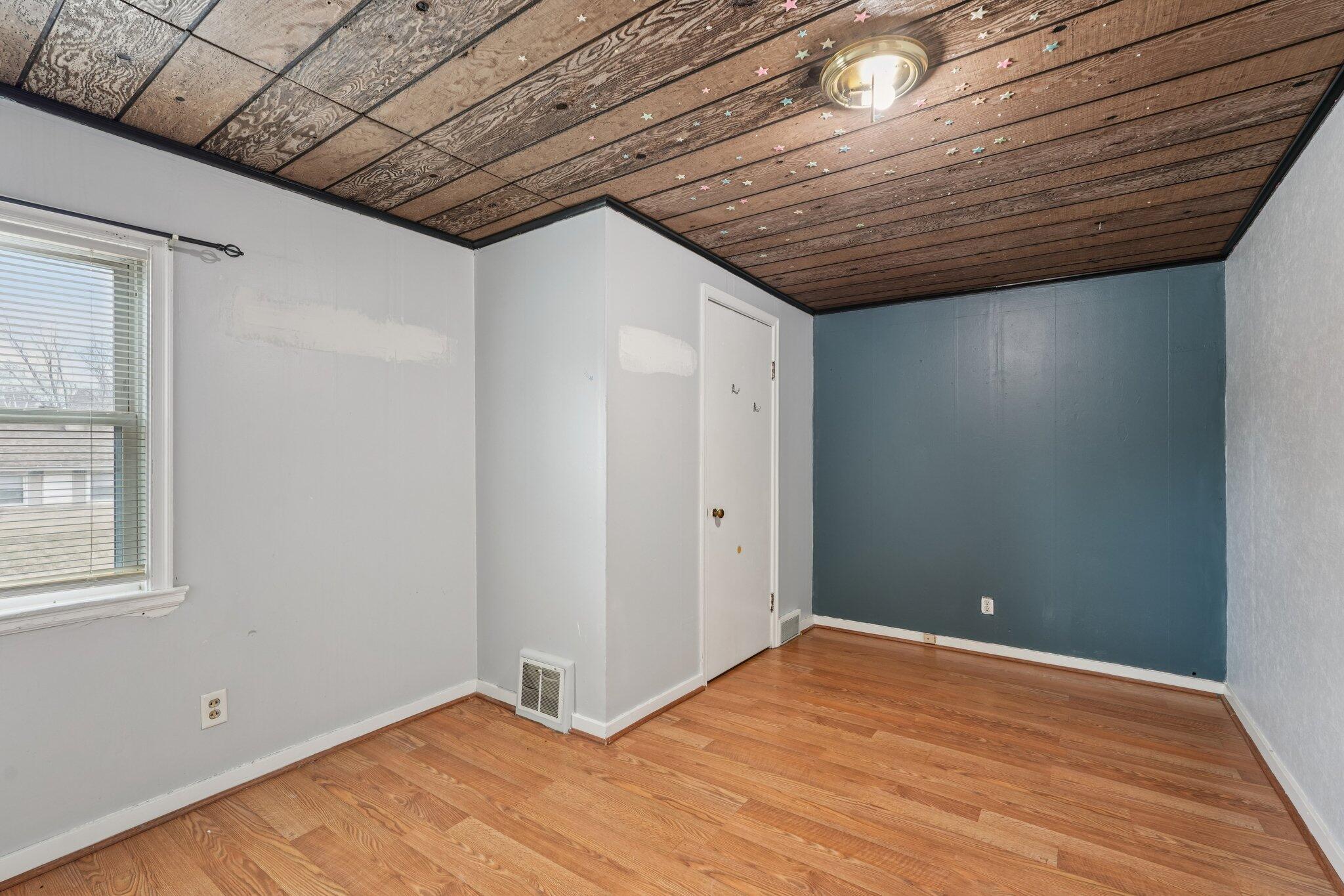 1001 W Bender Rd