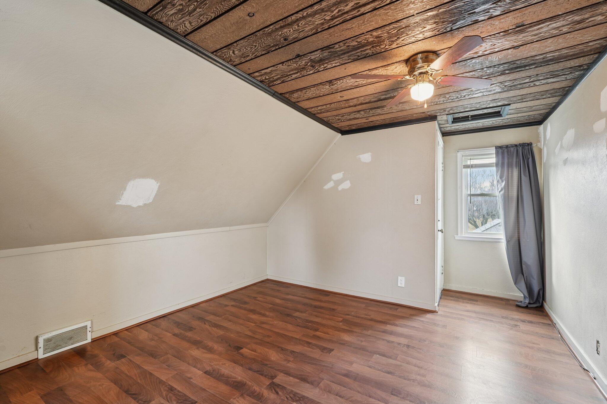 1001 W Bender Rd