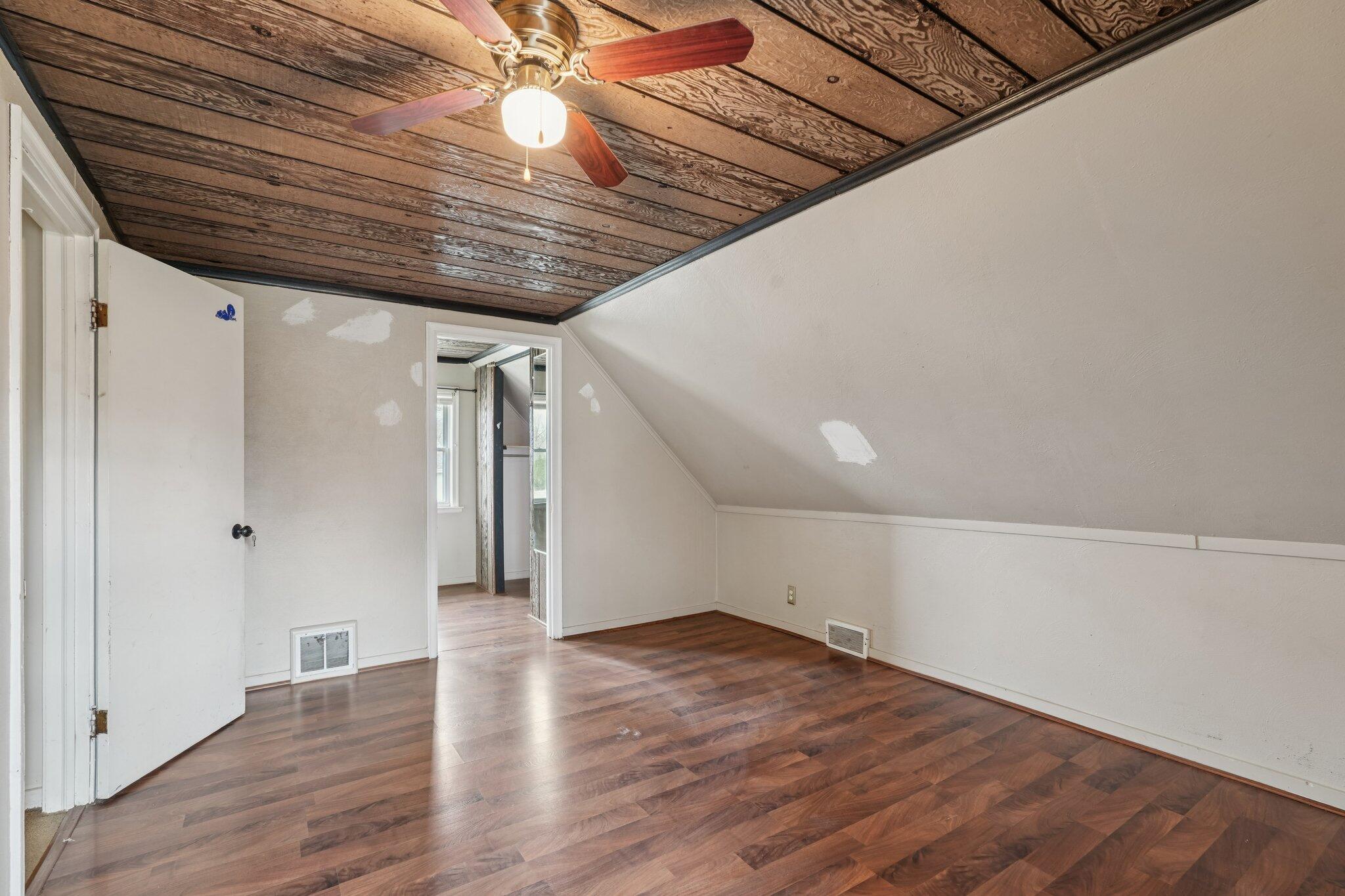 1001 W Bender Rd
