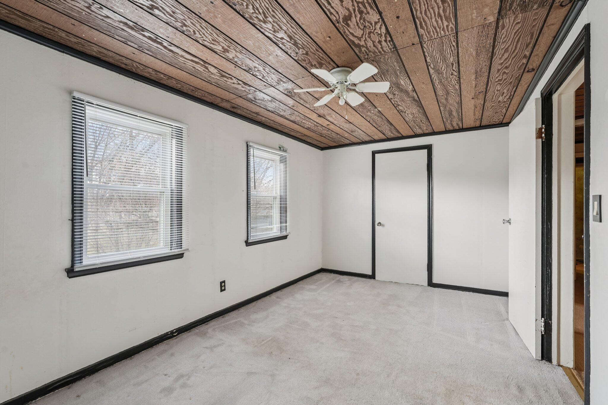 1001 W Bender Rd
