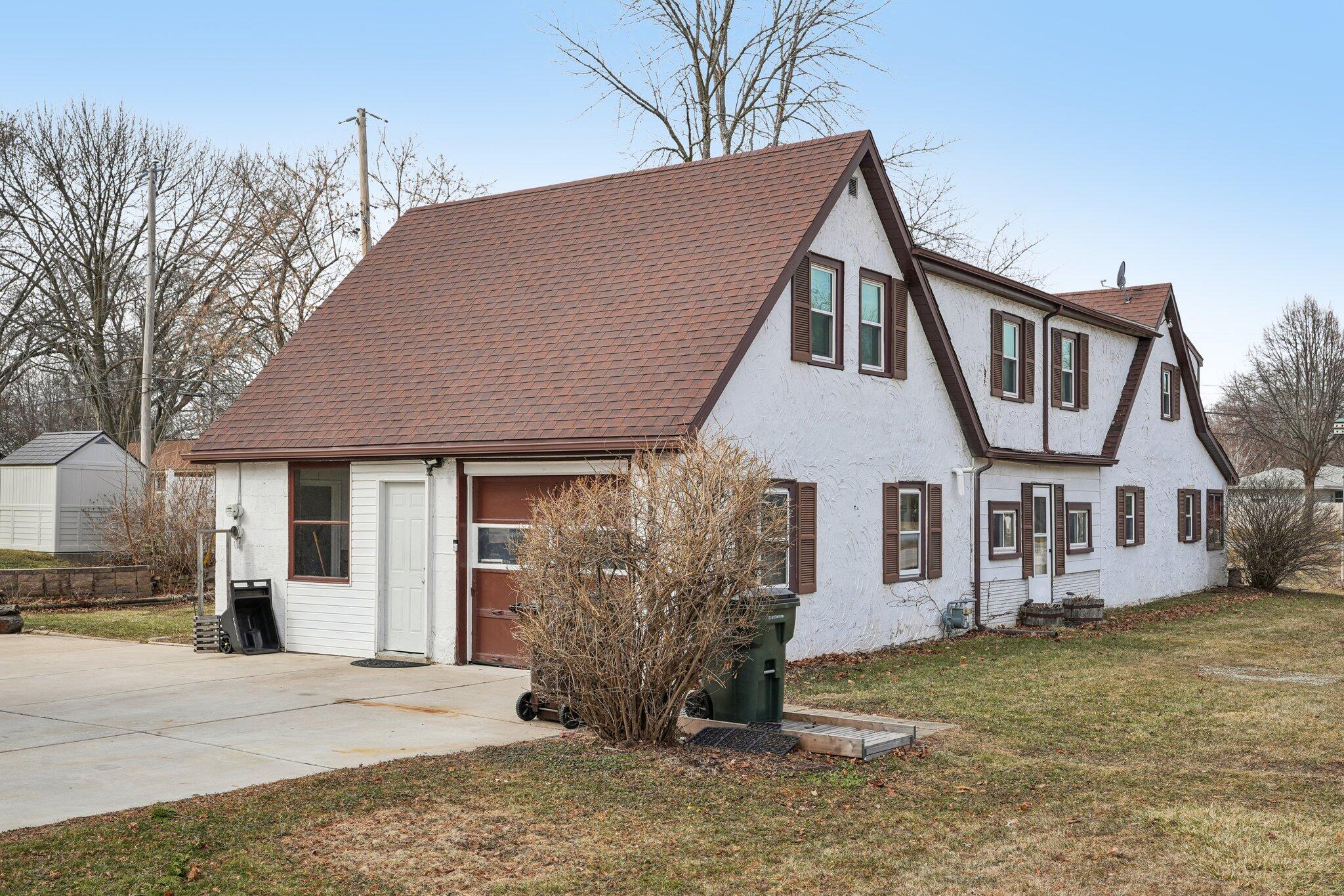 1001 W Bender Rd