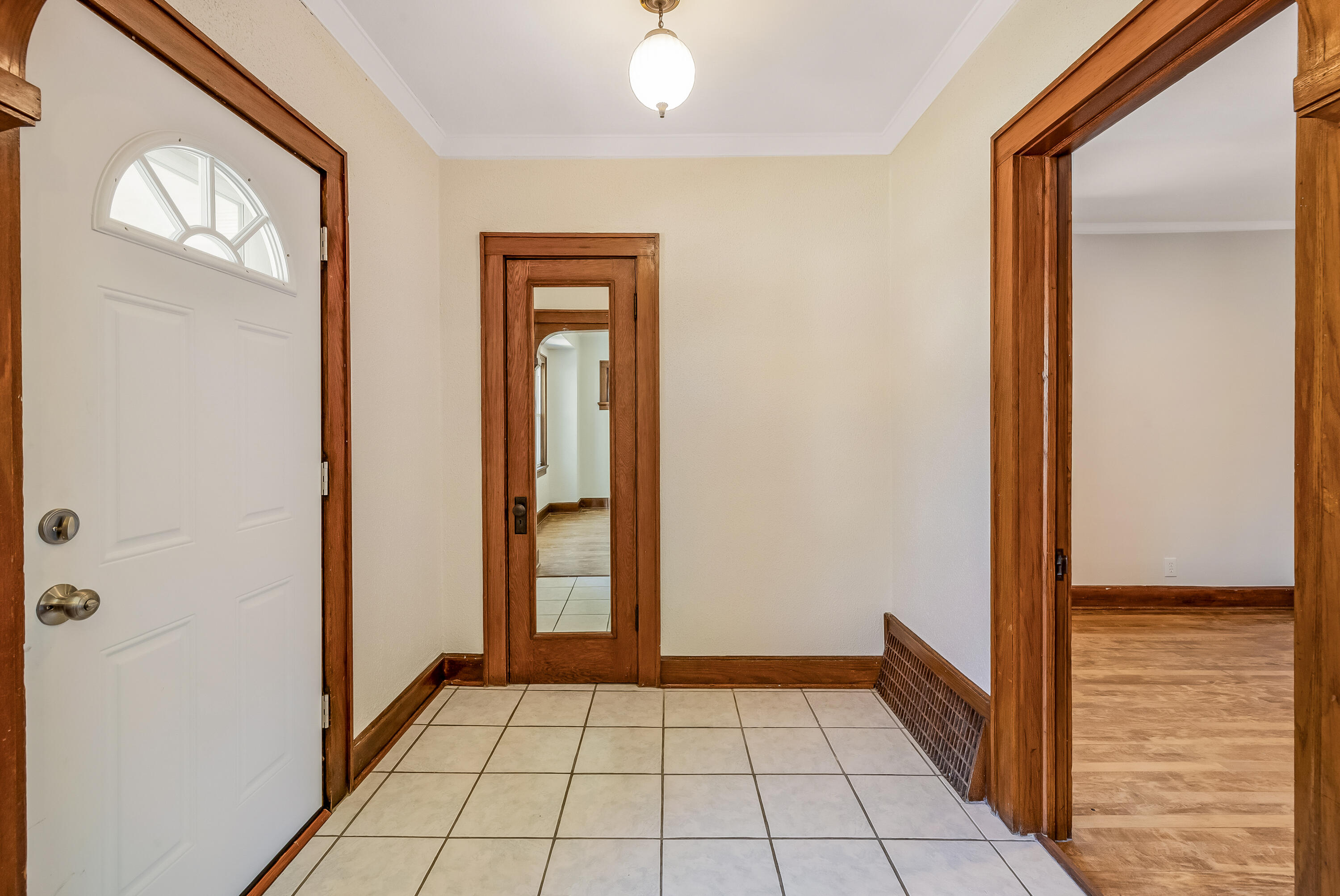 2808 S Greeley Ave