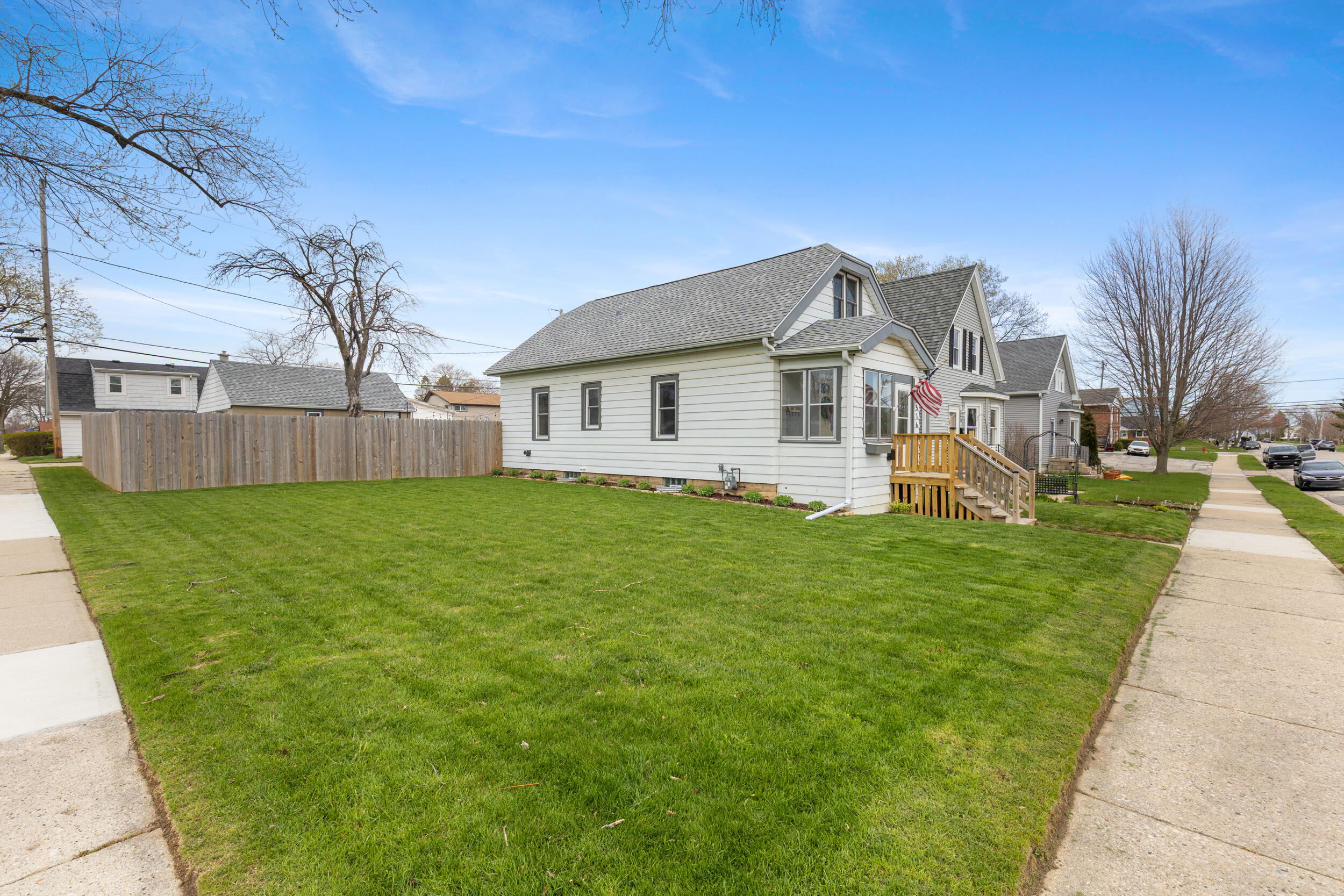 516 Menomonee Ave