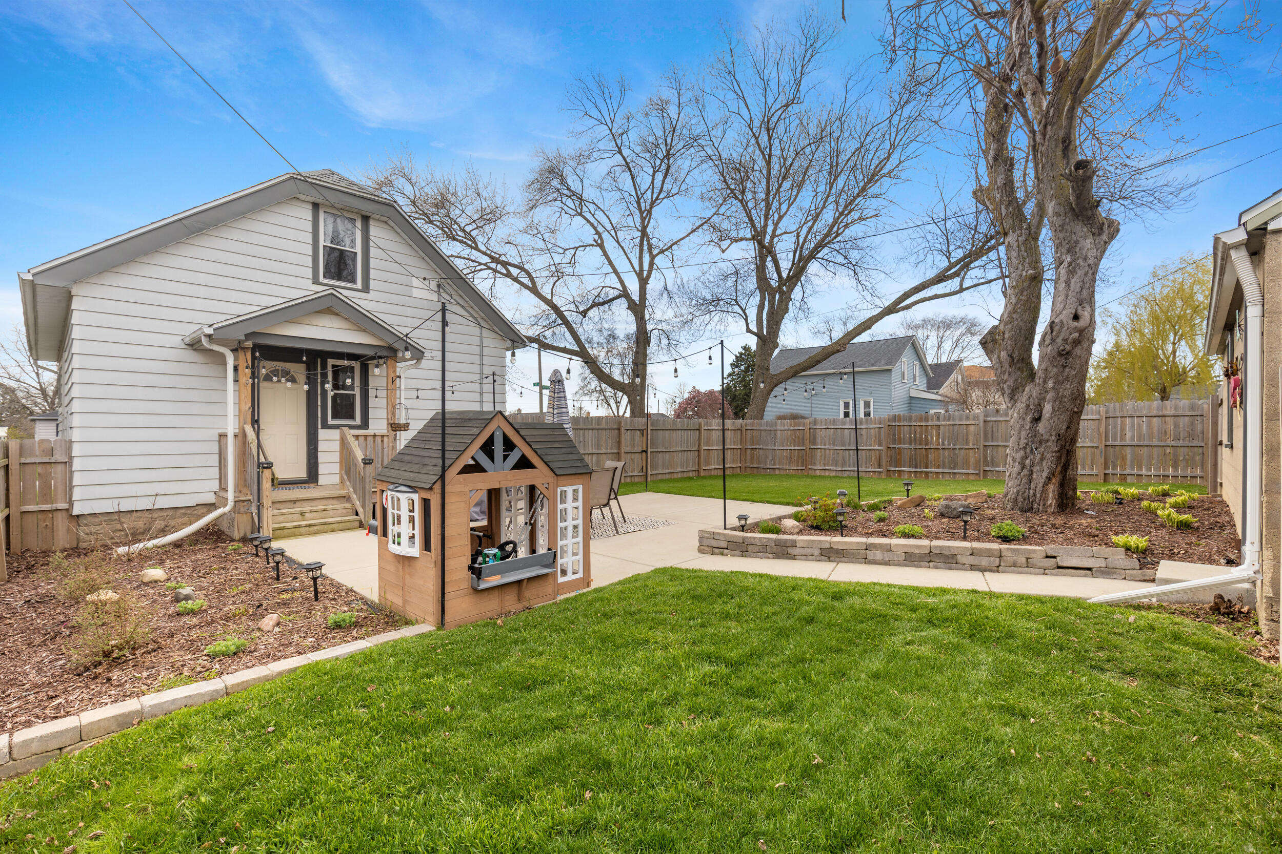 516 Menomonee Ave