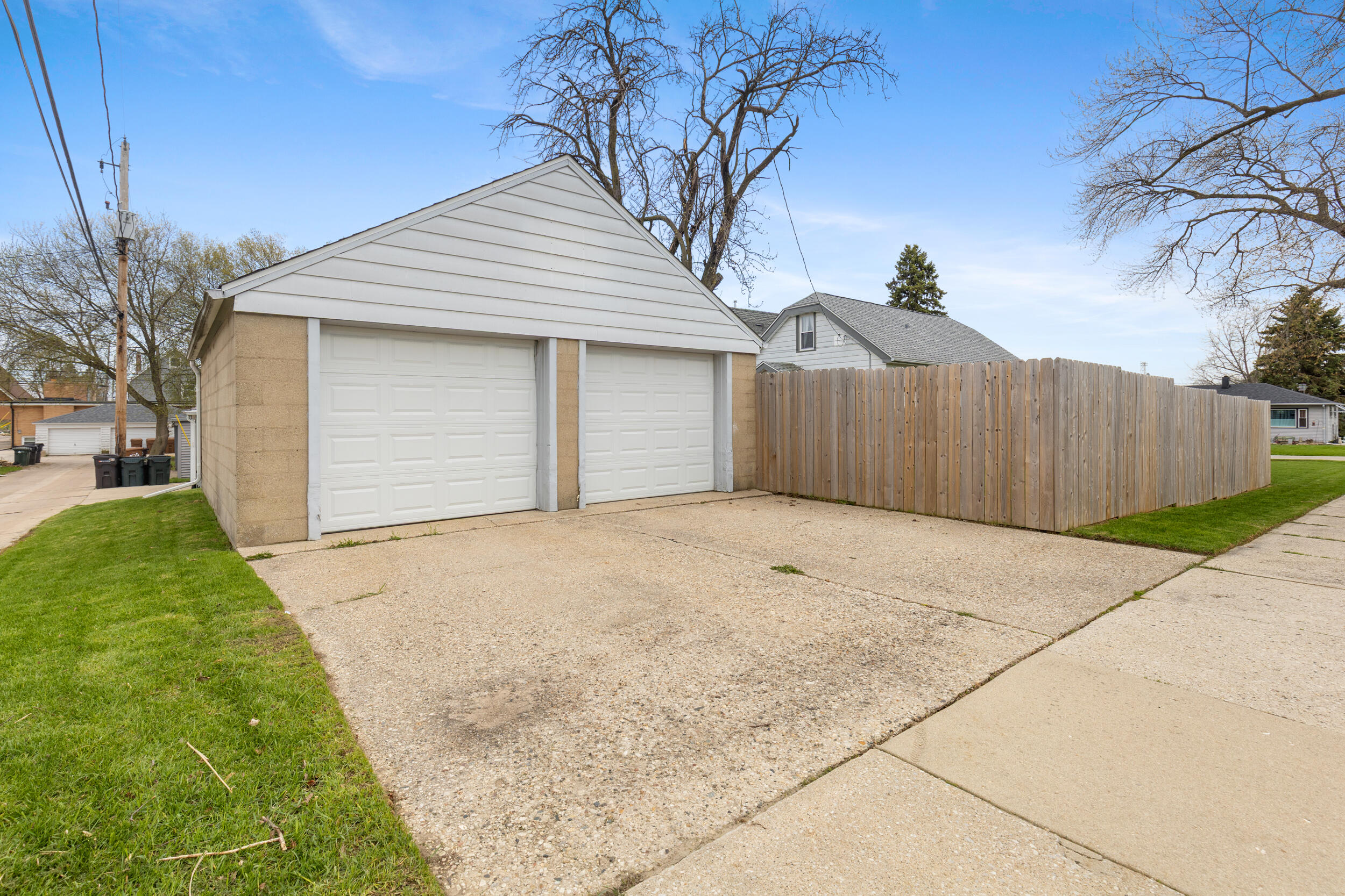 516 Menomonee Ave