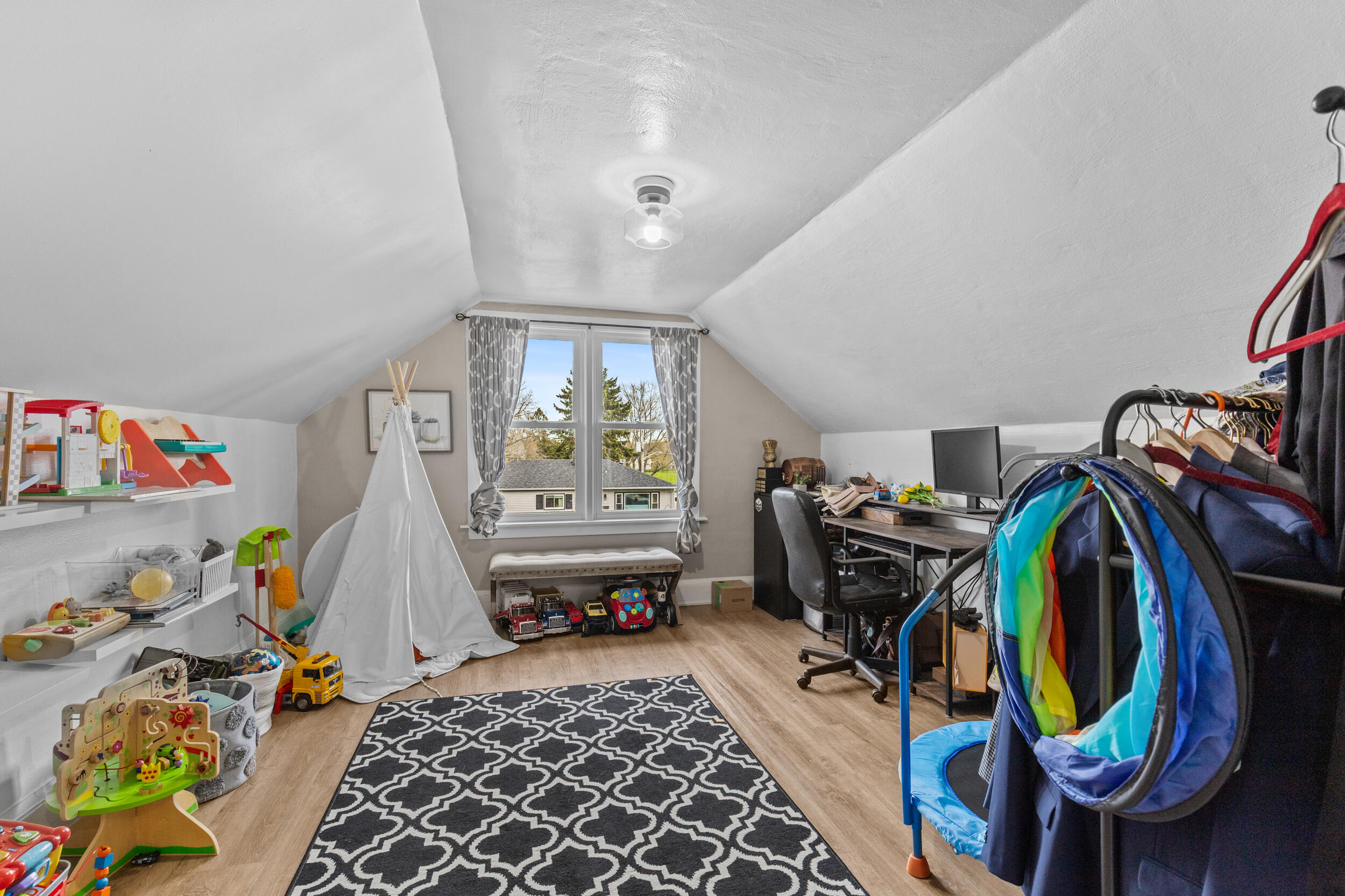 516 Menomonee Ave
