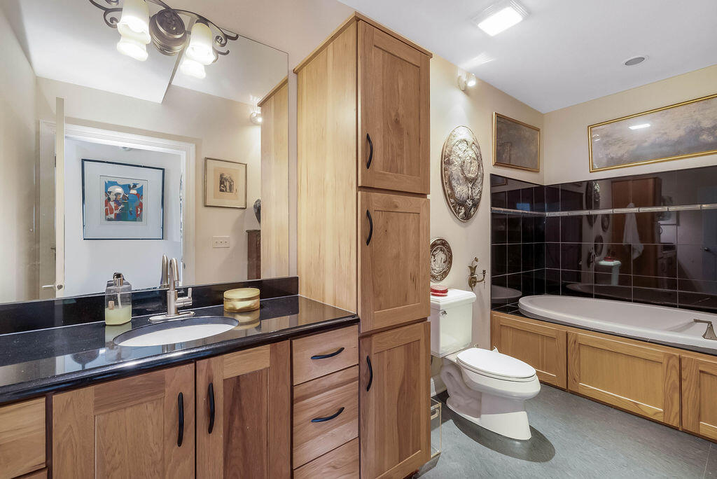 606 W Wisconsin Ave Unit: 1801