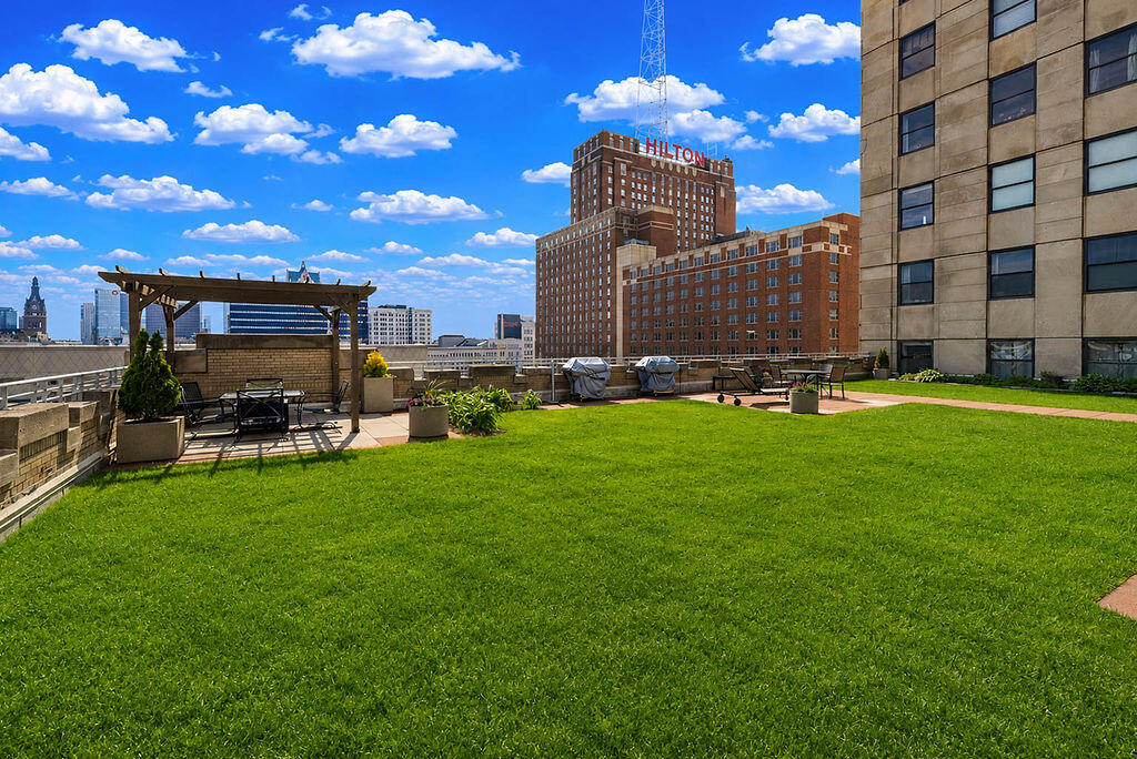 606 W Wisconsin Ave Unit: 1801