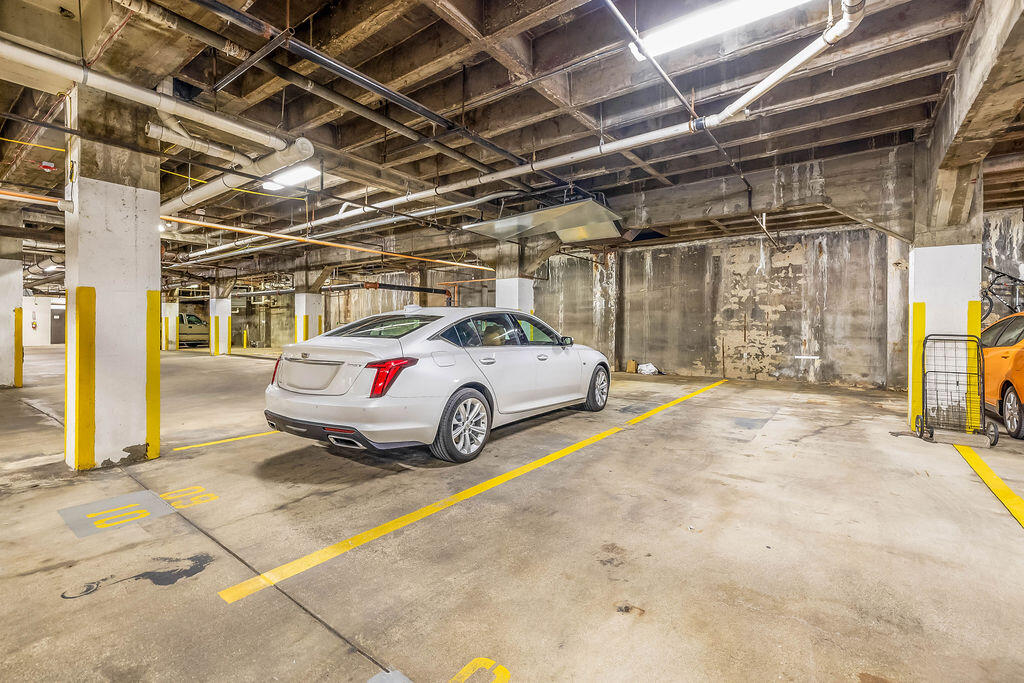 606 W Wisconsin Ave Unit: 1801