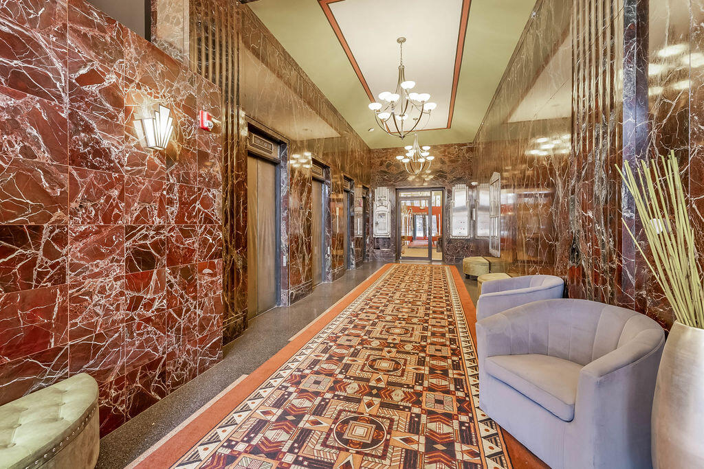 606 W Wisconsin Ave Unit: 1801