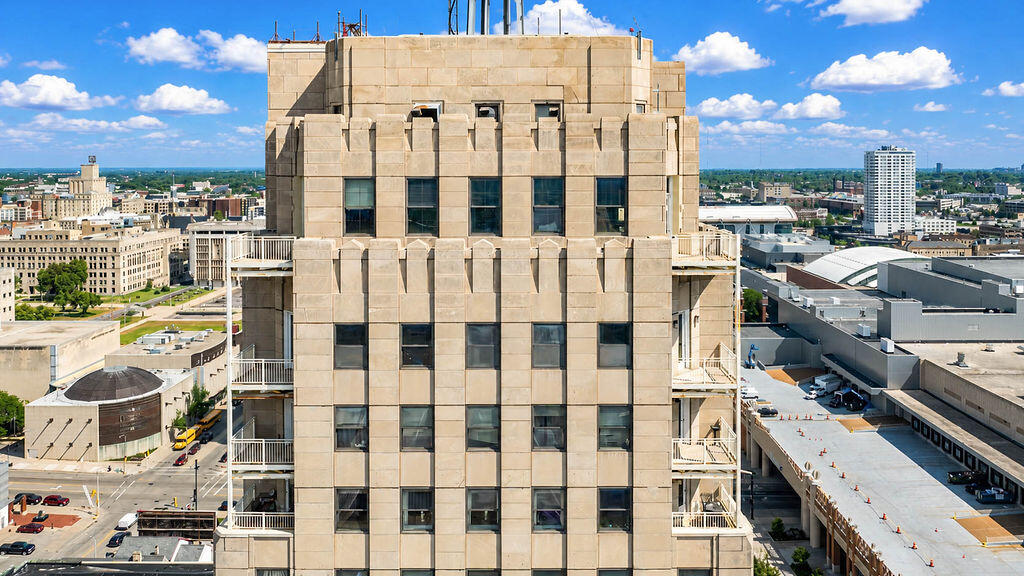 606 W Wisconsin Ave Unit: 1801